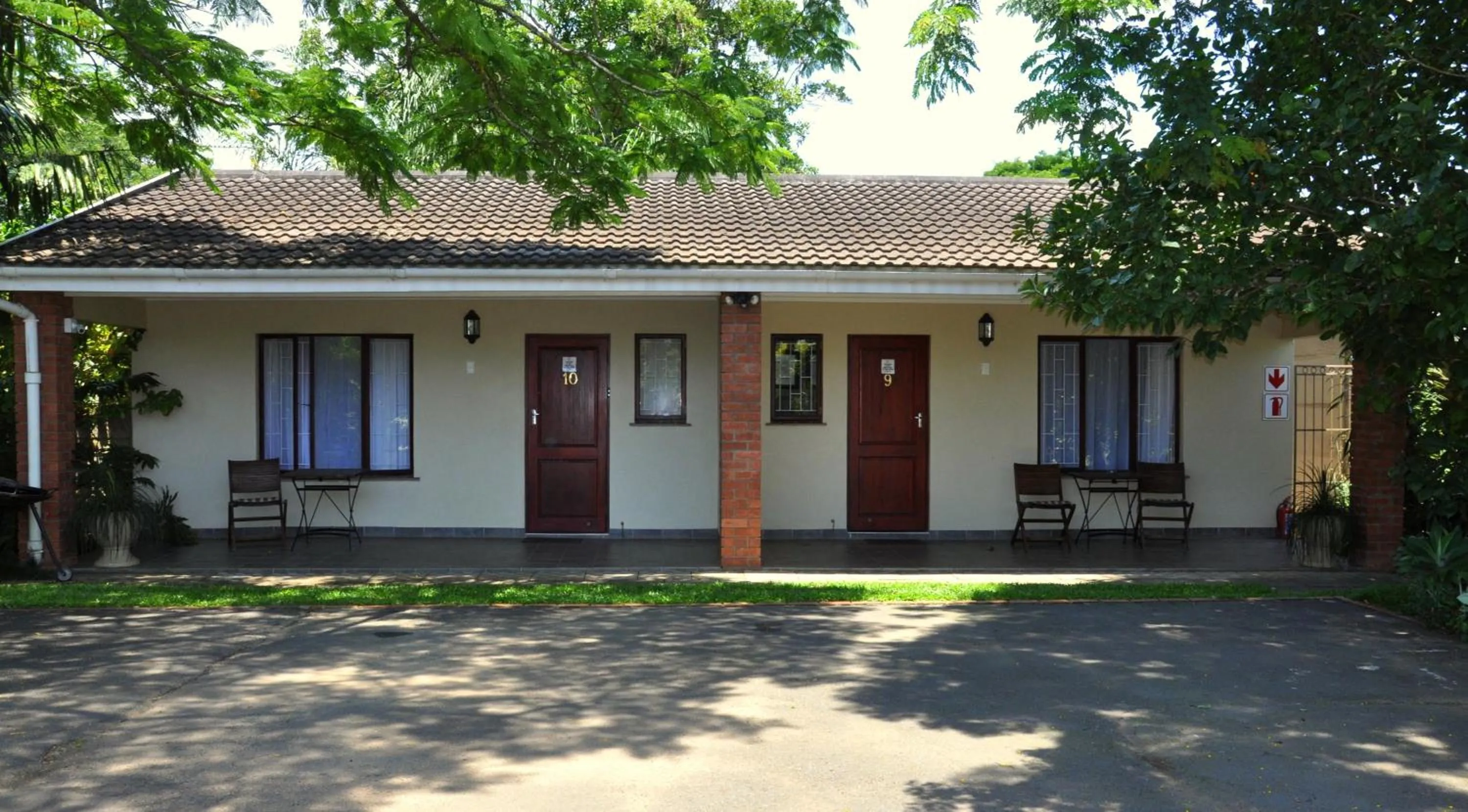 Facade/entrance in Birds of Paradise B&B