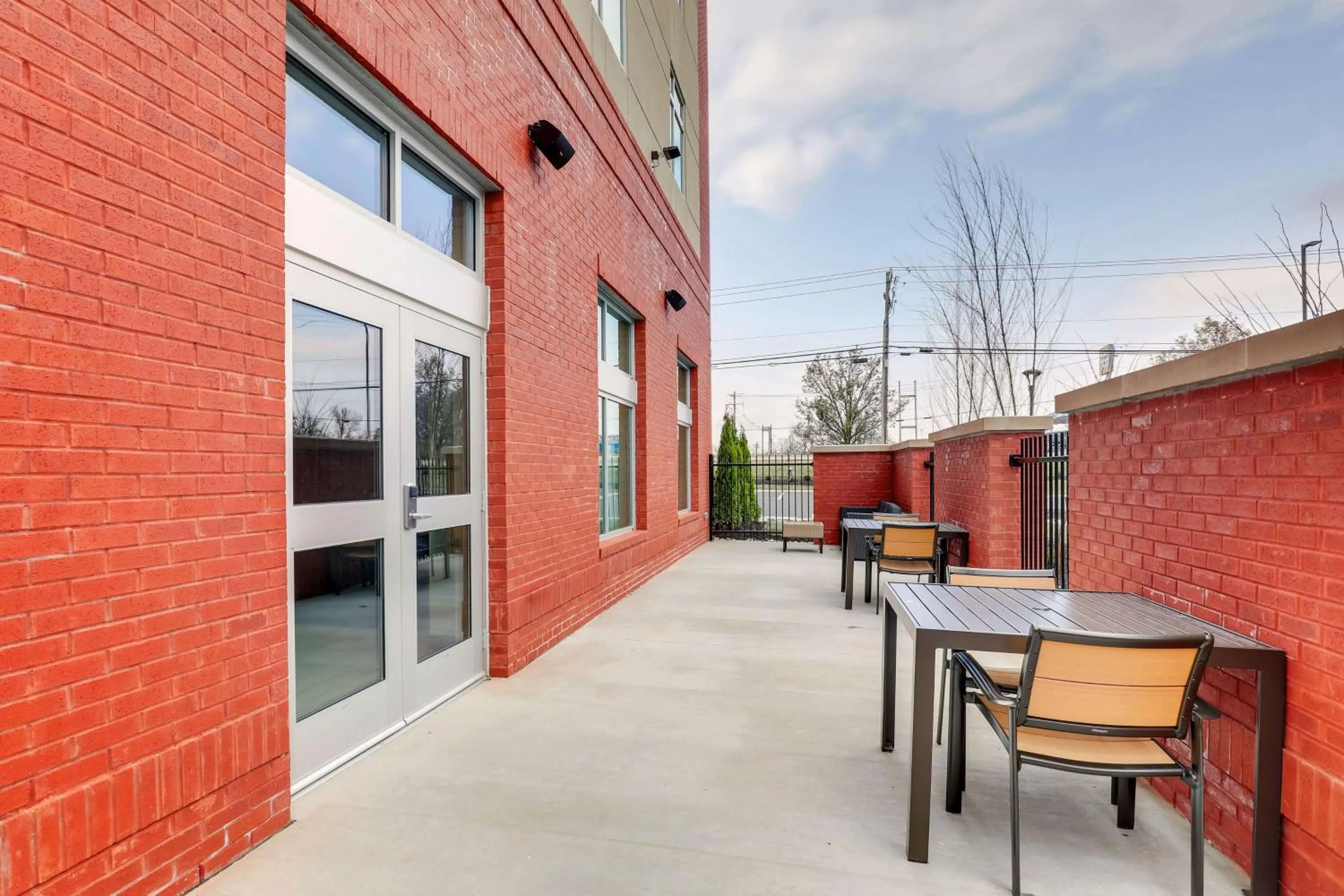 Property building in Drury Plaza Hotel Cincinnati Florence