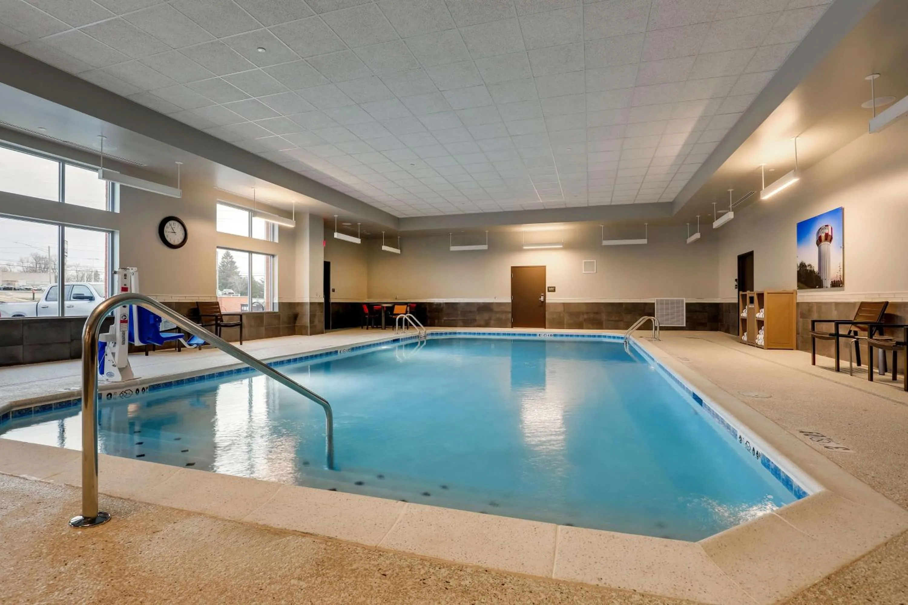 Pool view in Drury Plaza Hotel Cincinnati Florence