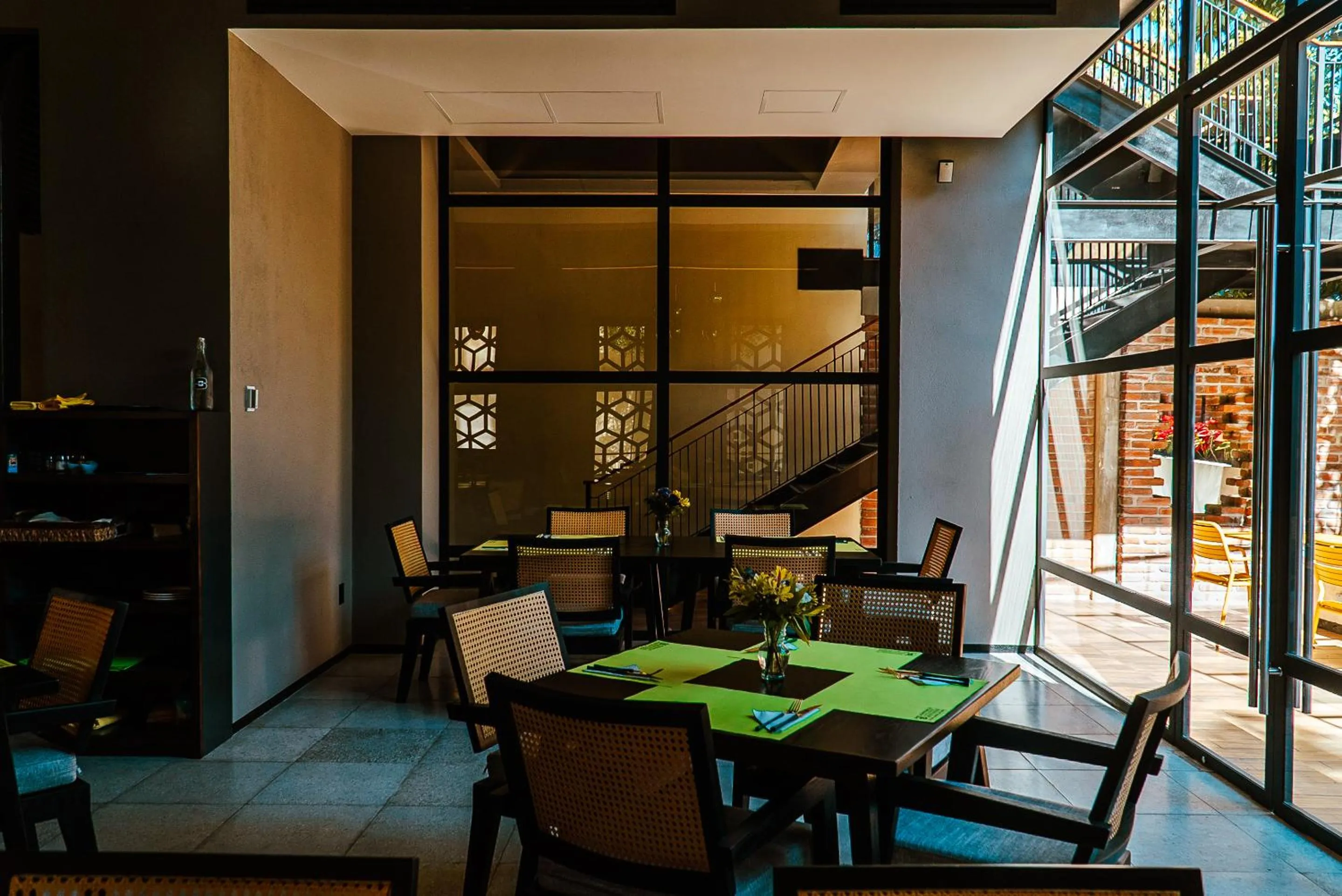 Restaurant/places to eat in Flamboyan Hotel & Residences