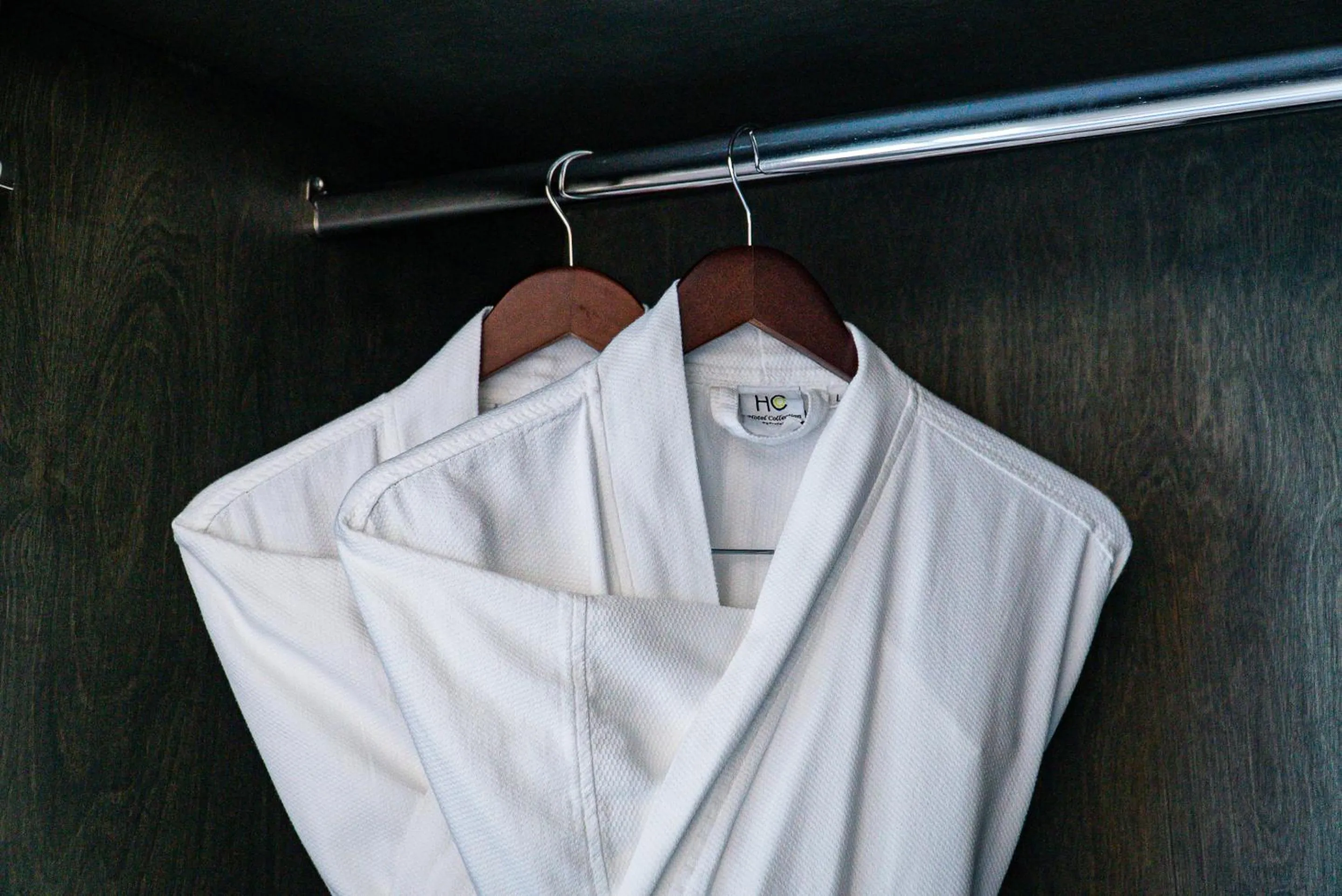 wardrobe in Flamboyan Hotel & Residences