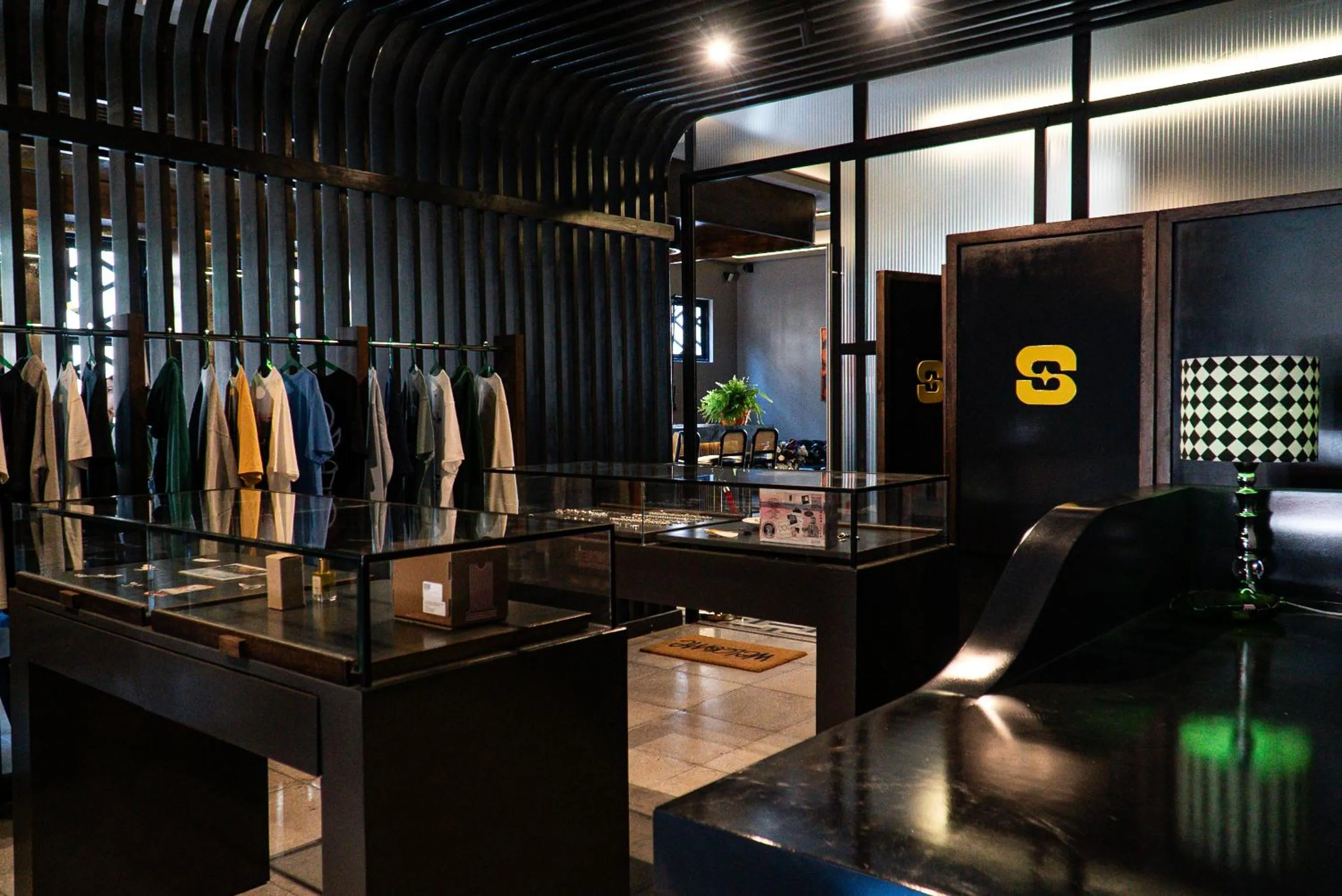 On-site shops in Flamboyan Hotel & Residences