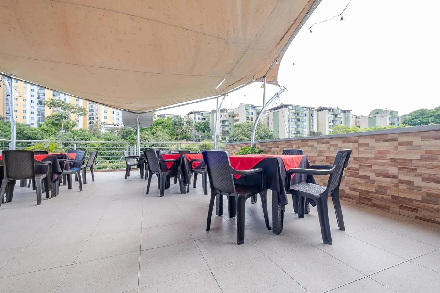 Restaurant/places to eat in Ayenda 1501 Metropolitana Plaza