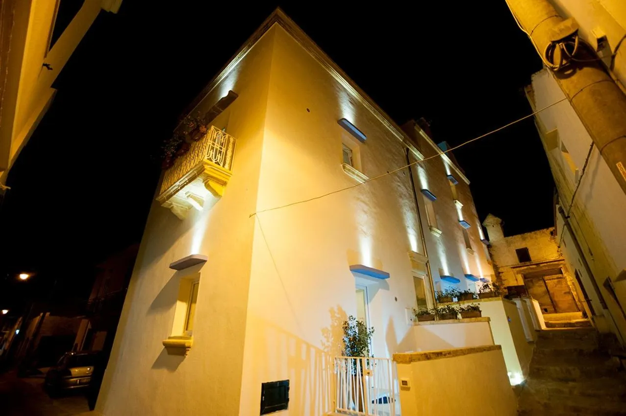 Facade/entrance in TS Residence