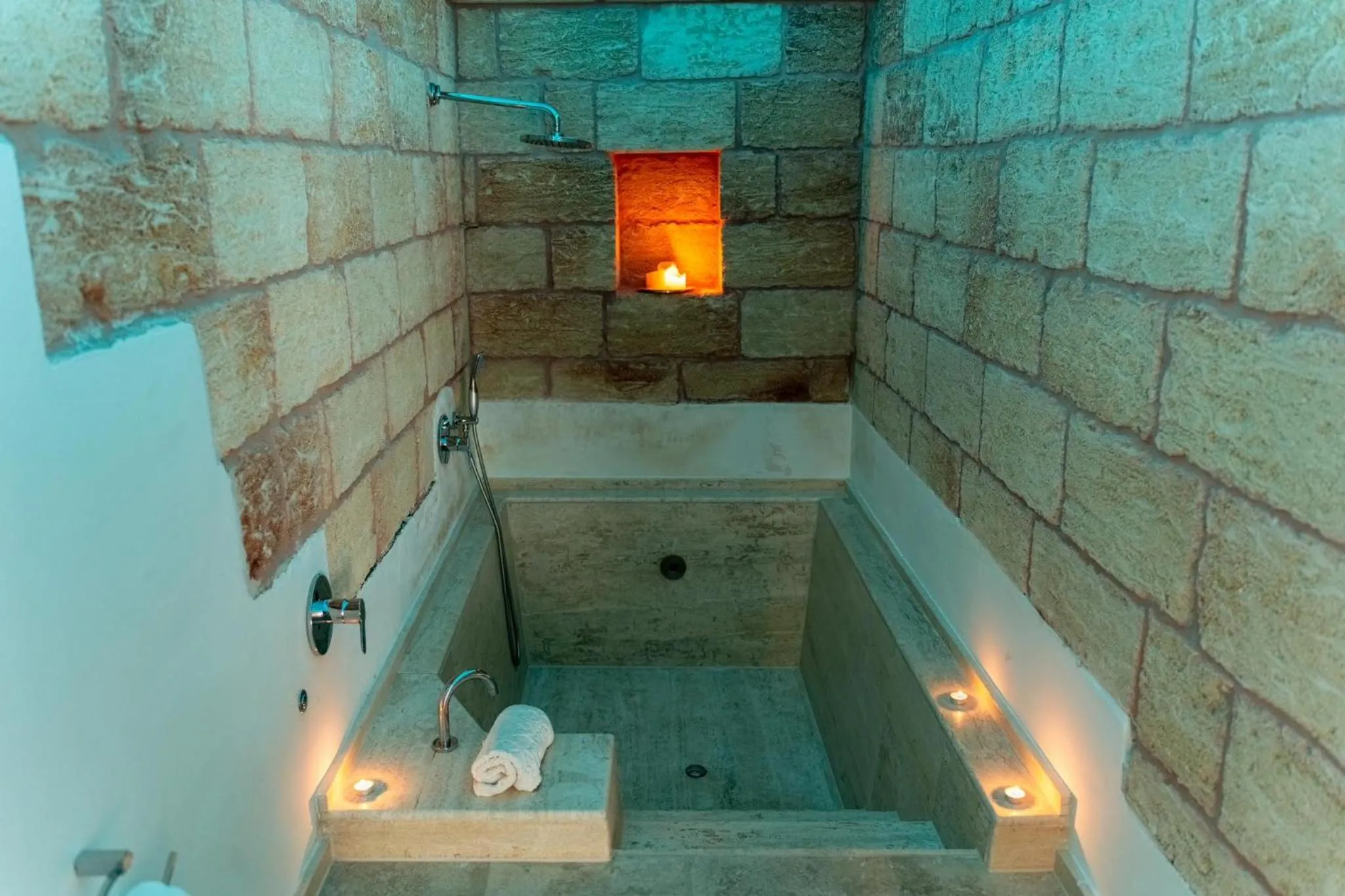 Hot Tub in TS Residence