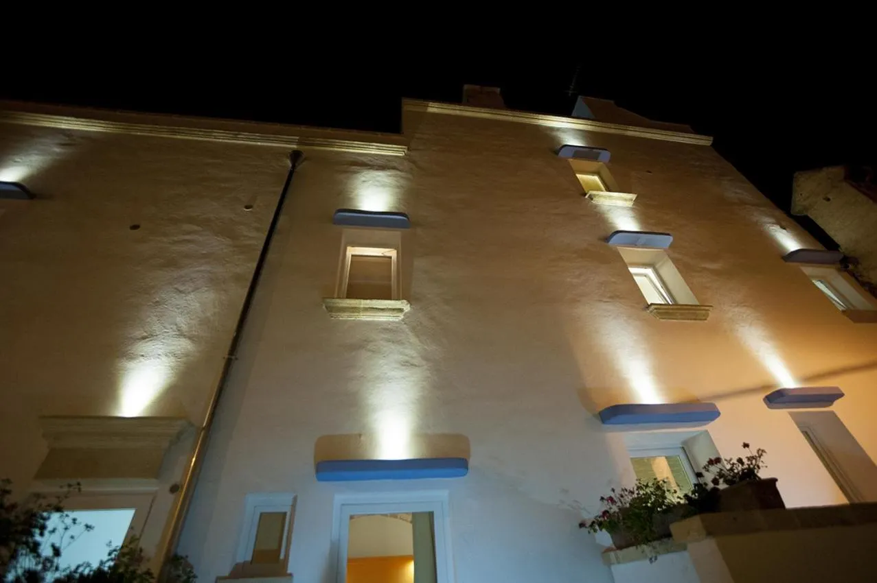 Facade/entrance in TS Residence