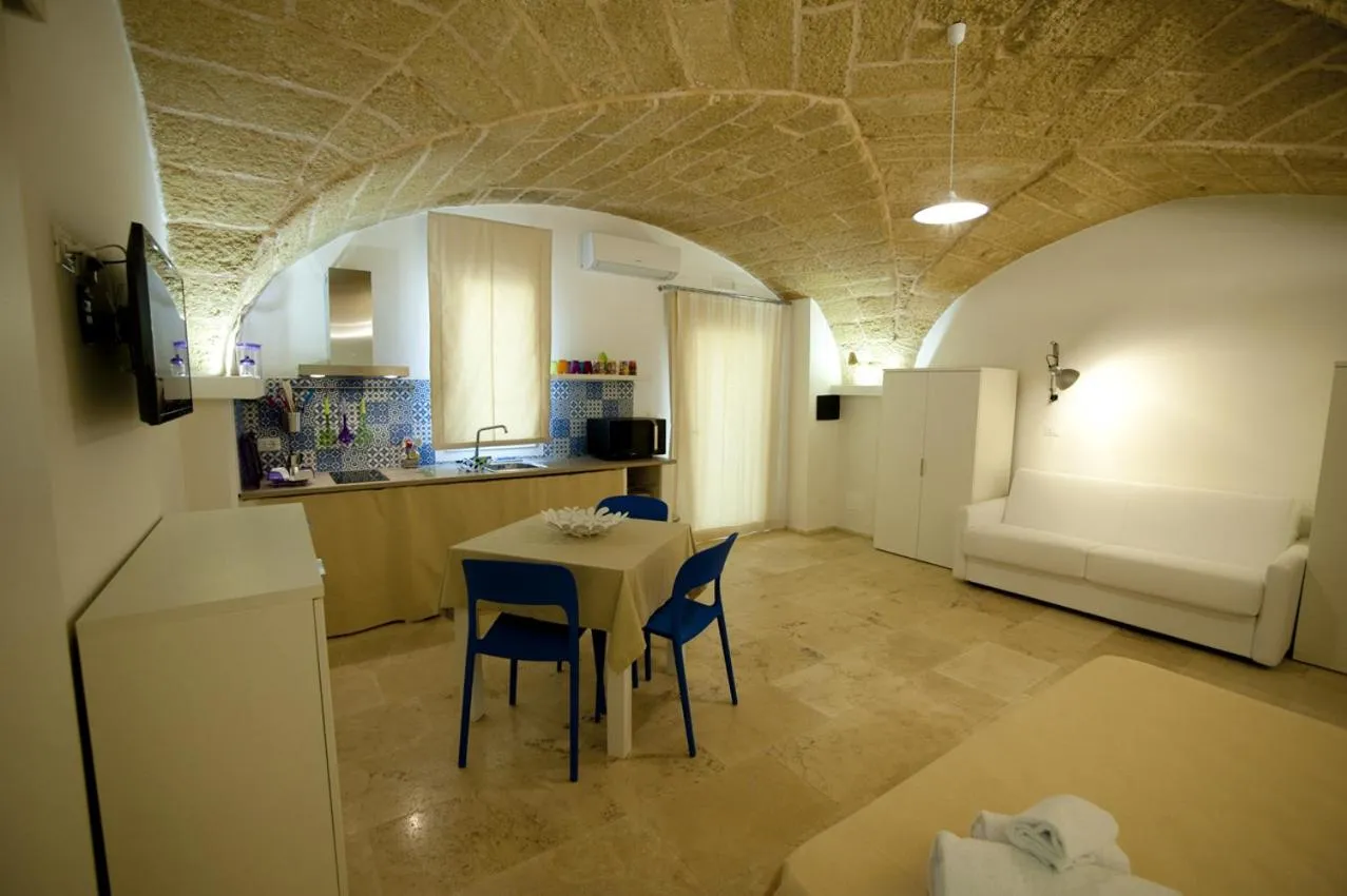 Kitchen or kitchenette, Bed in TS Residence