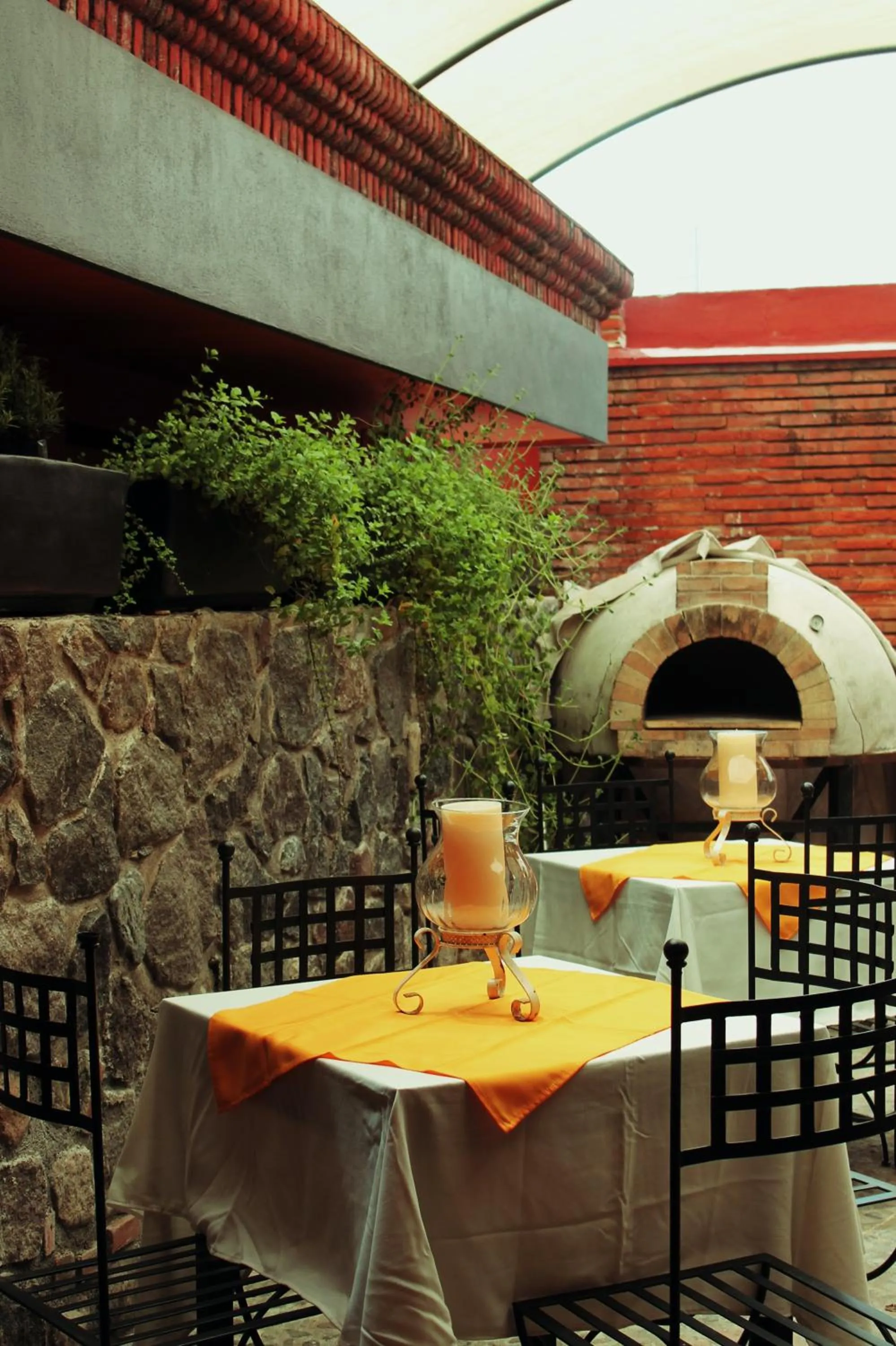 Restaurant/places to eat in Hotel Art Gallery Casona de los Milagros