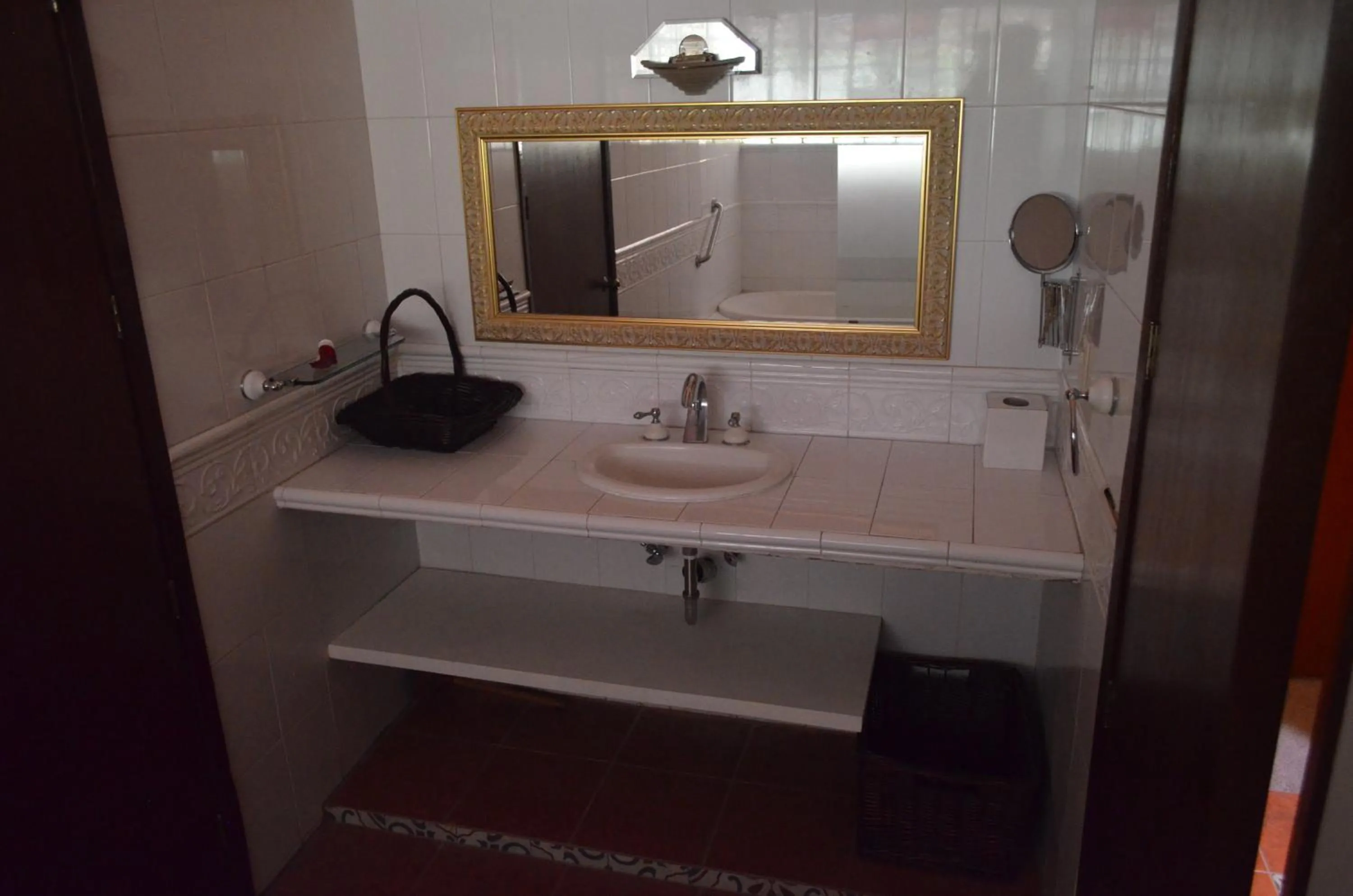 Hot Tub in Hotel Art Gallery Casona de los Milagros