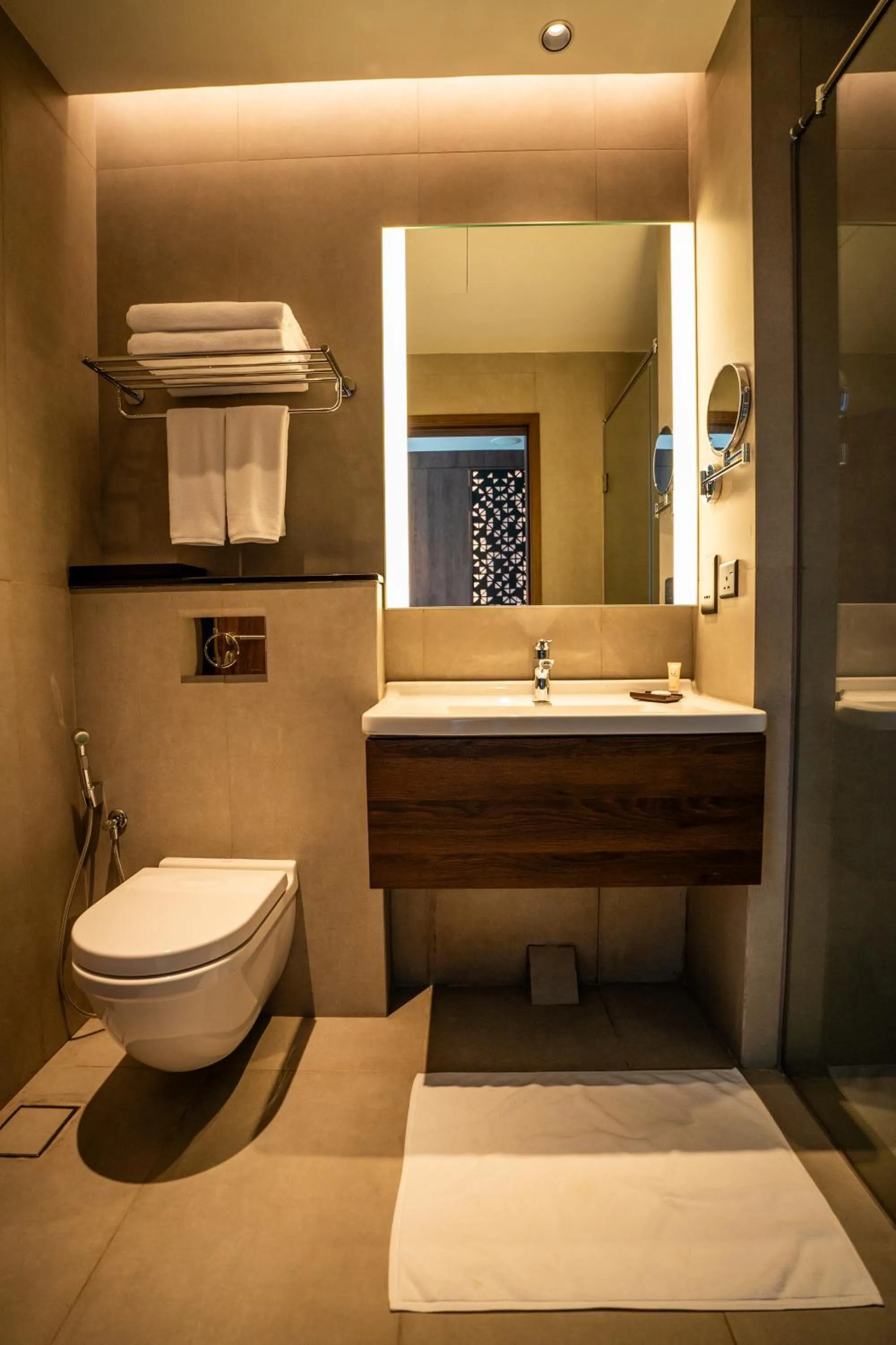 Toilet in Sofia Colombo City Hotel