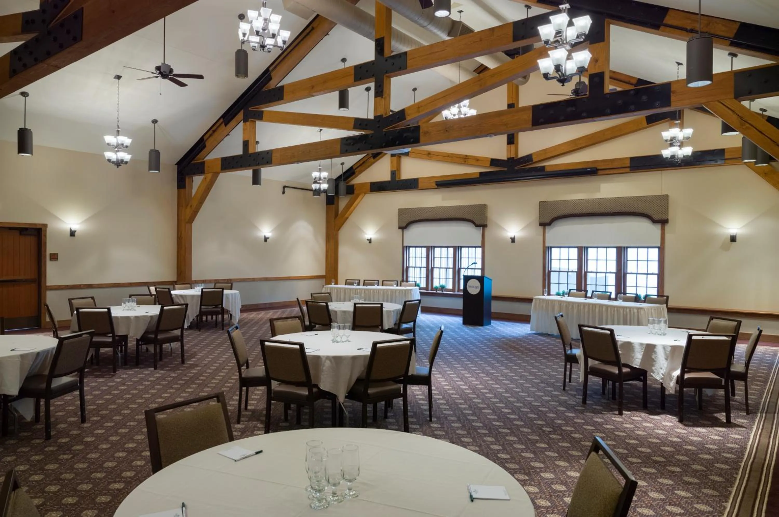 Banquet/Function facilities in Pine Barn Inn