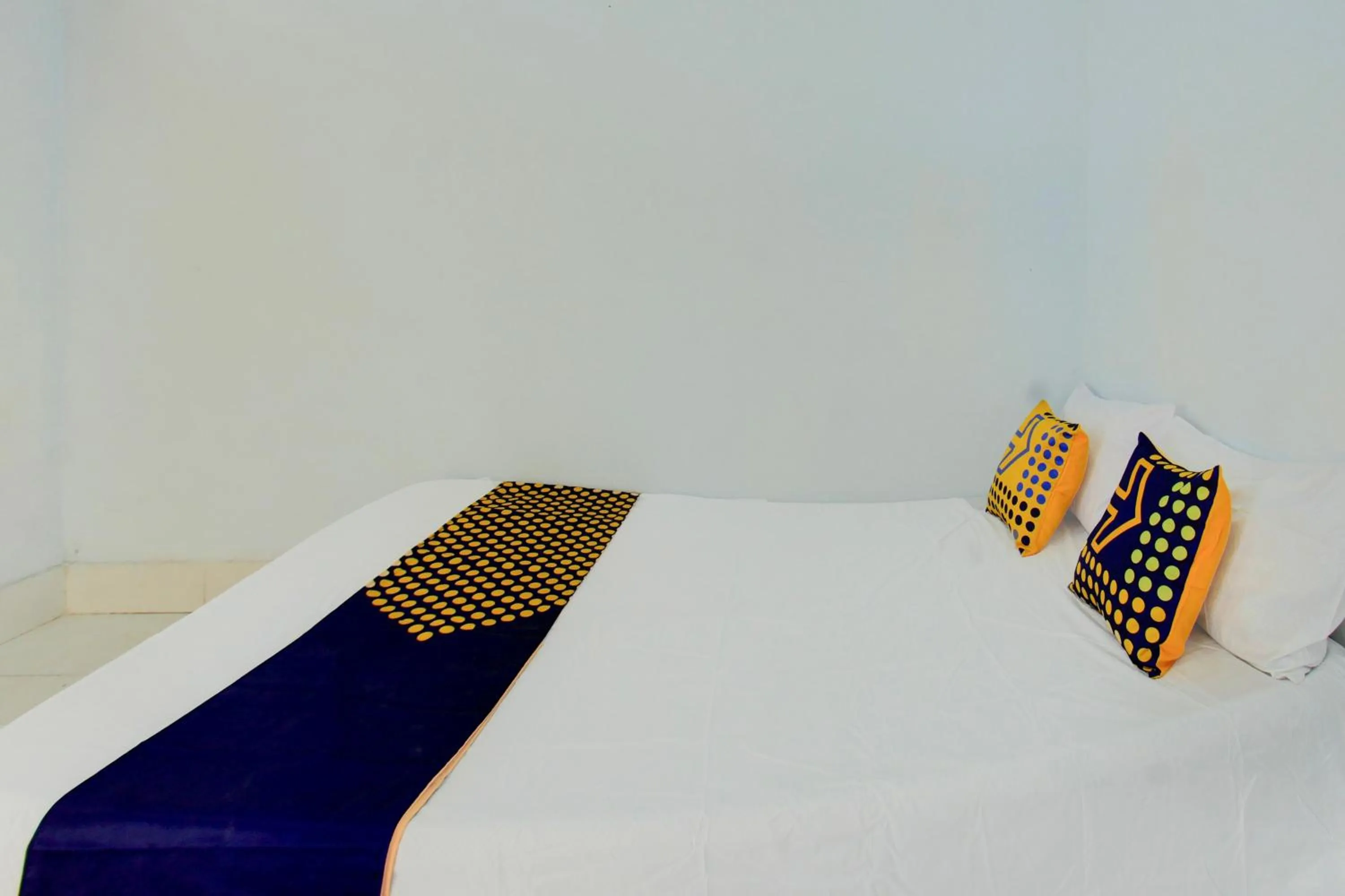 Bedroom in OYO Life 93015 Kos Anto