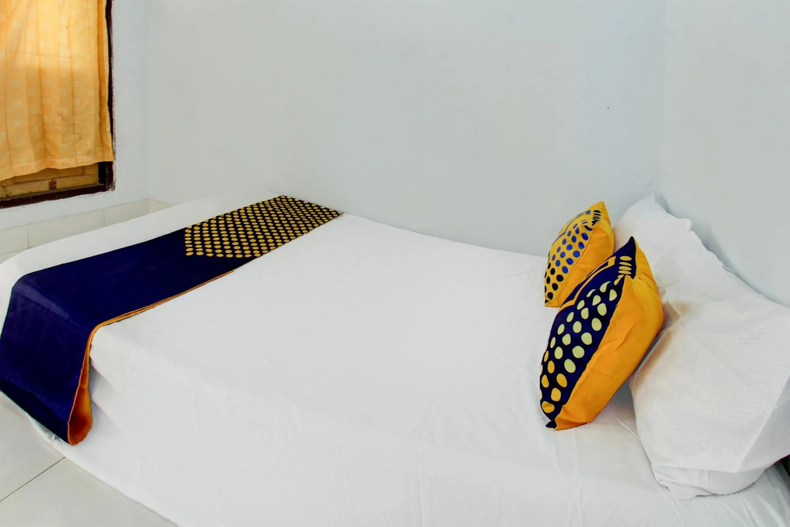 Bedroom in OYO Life 93015 Kos Anto