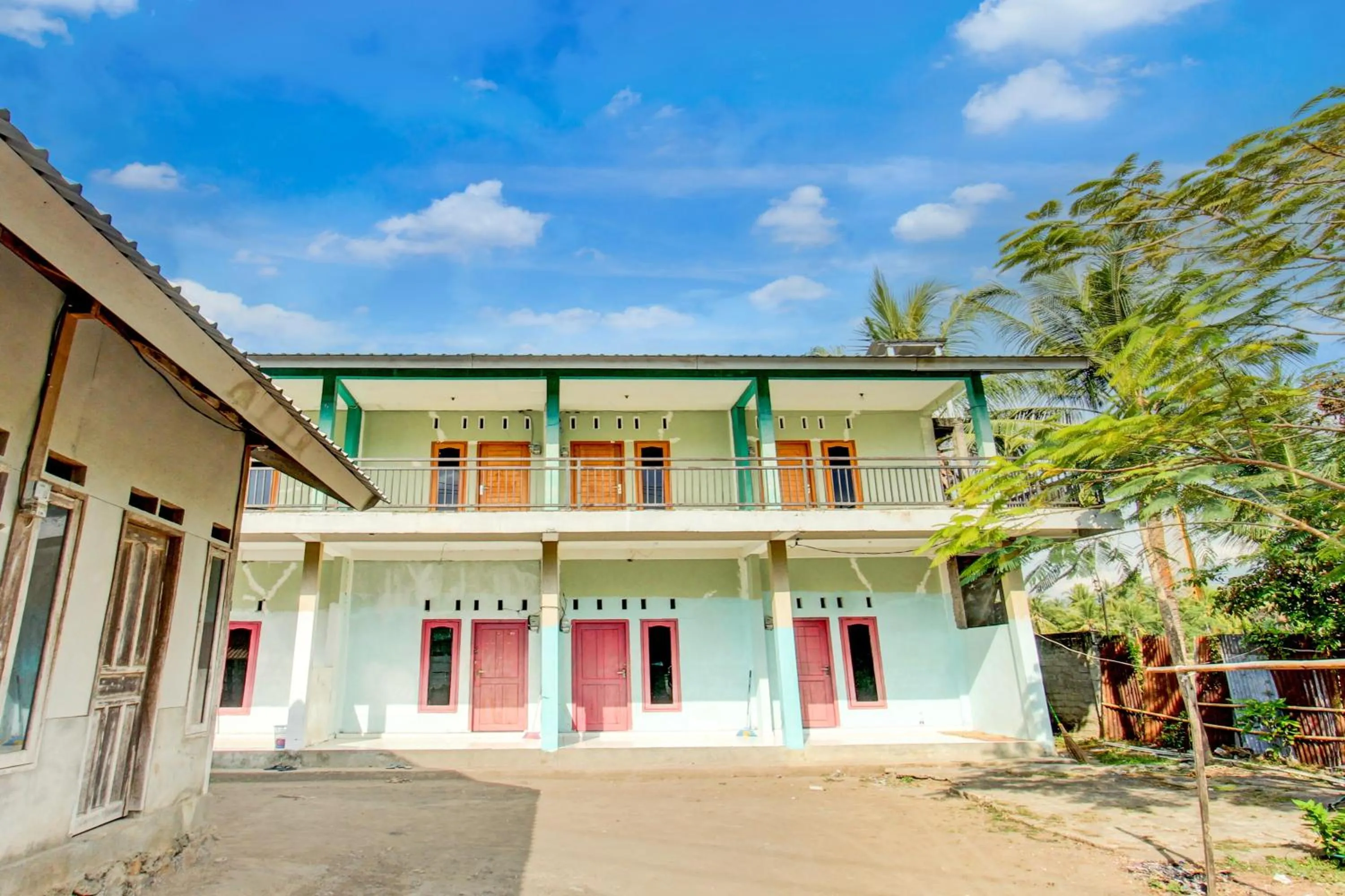 Facade/entrance in OYO Life 93015 Kos Anto