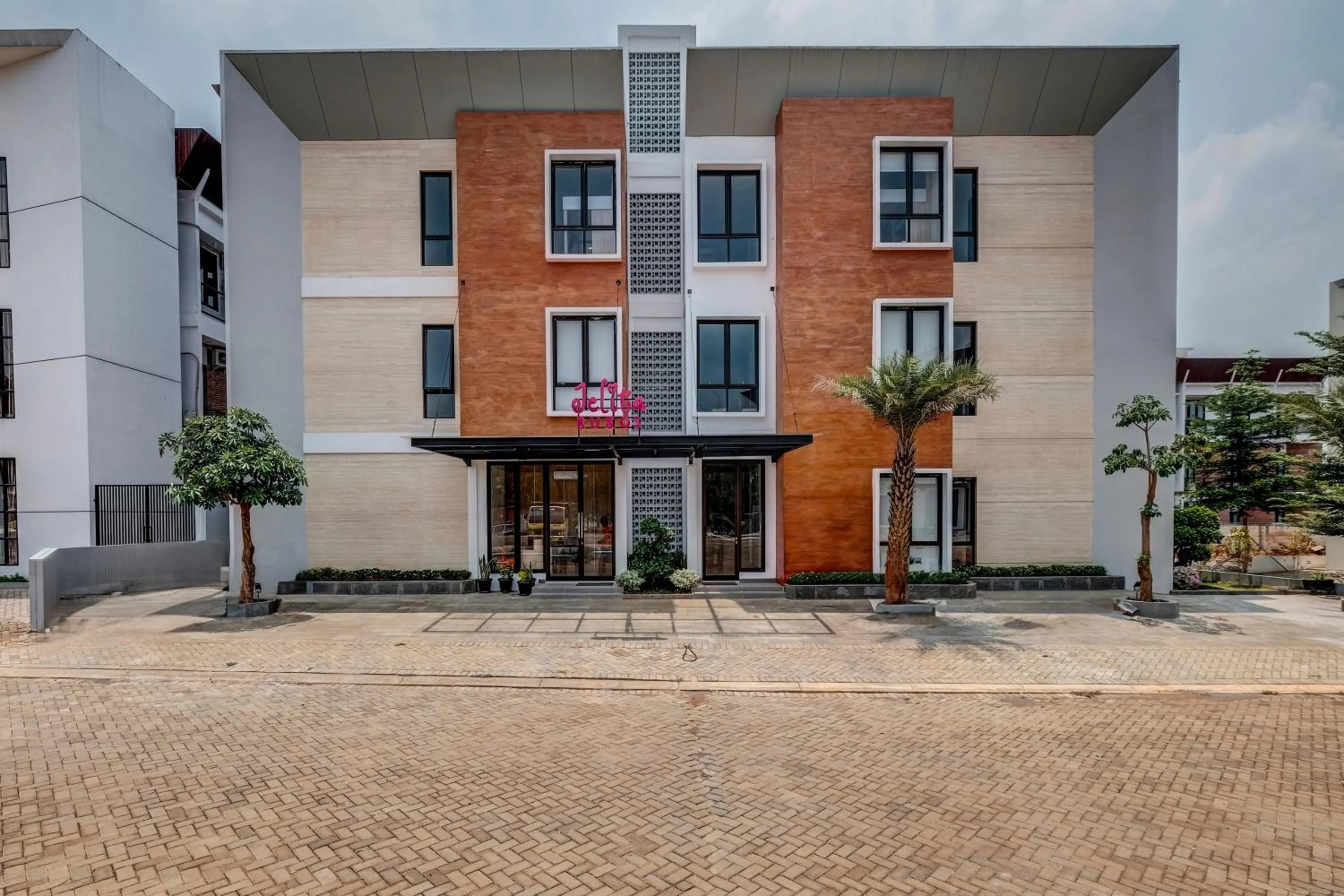 Facade/entrance in OYO Life 93289 Jelita Residence 2