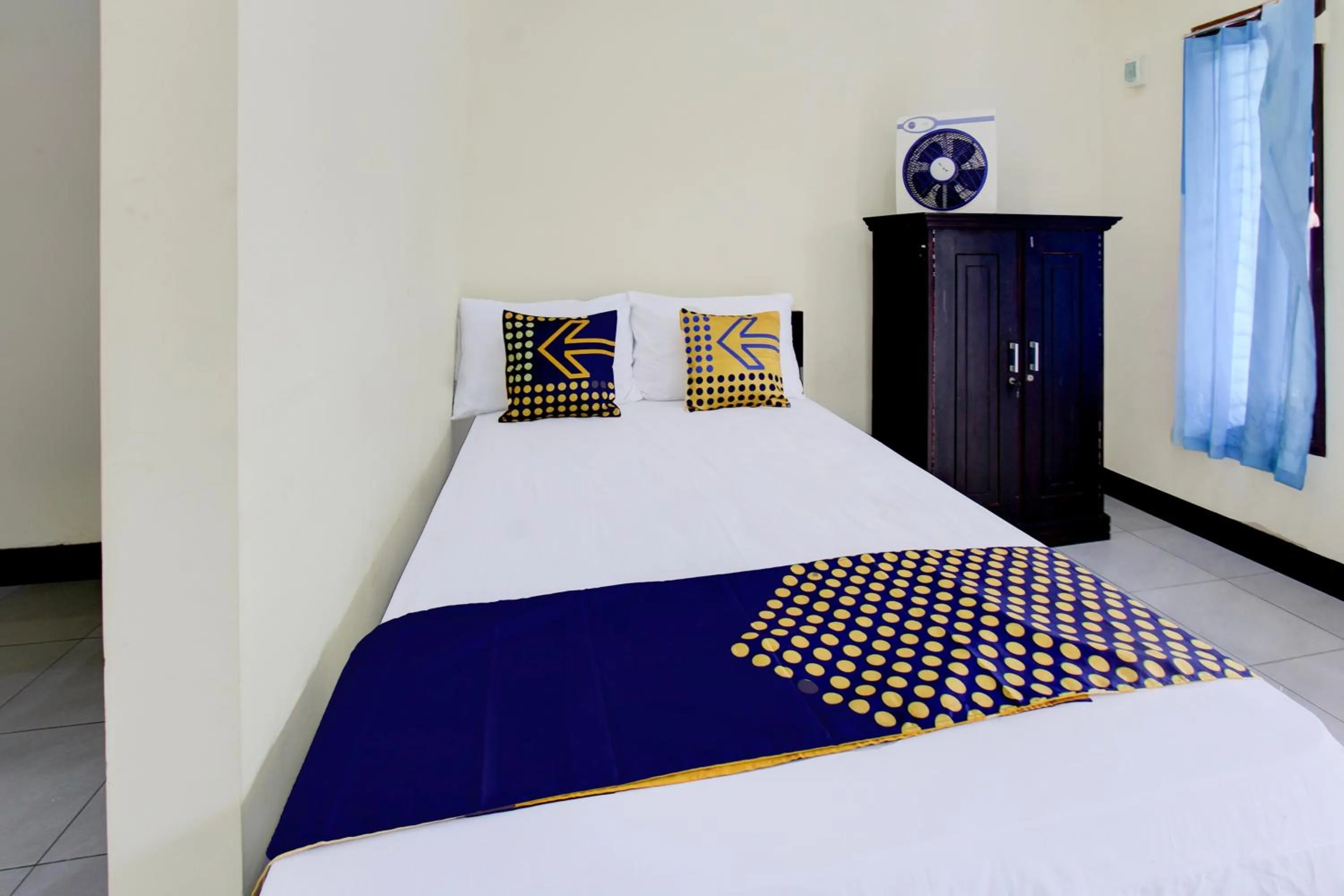 Bedroom, Bed in OYO Life 93257 Kos Anugerah