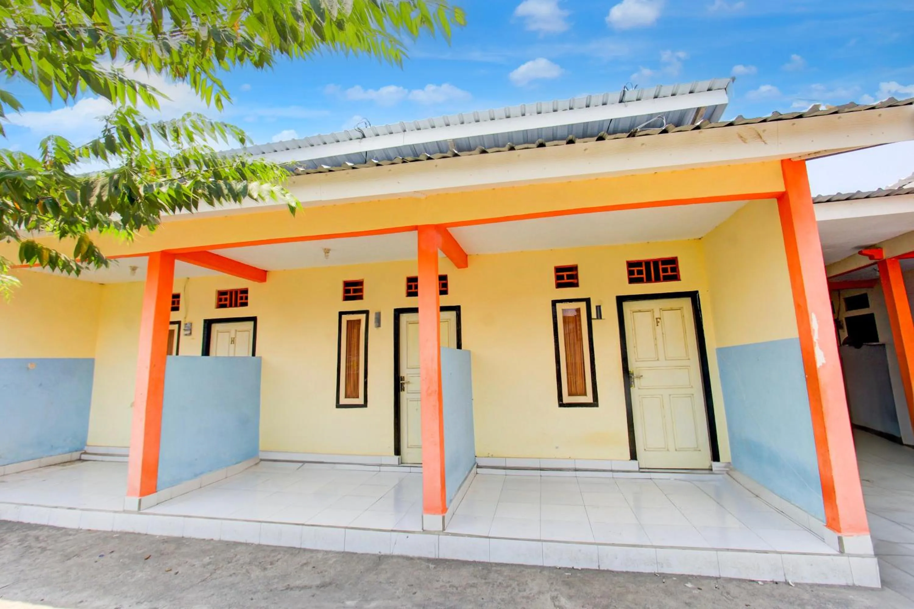 Facade/entrance in OYO Life 93260 Bale Kosan