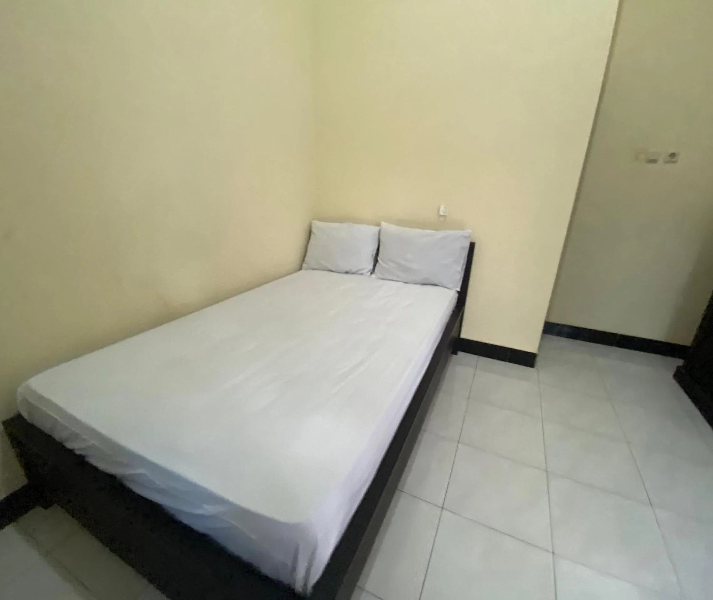 Bedroom, Bed in OYO Life 93258 Kos Sahabat