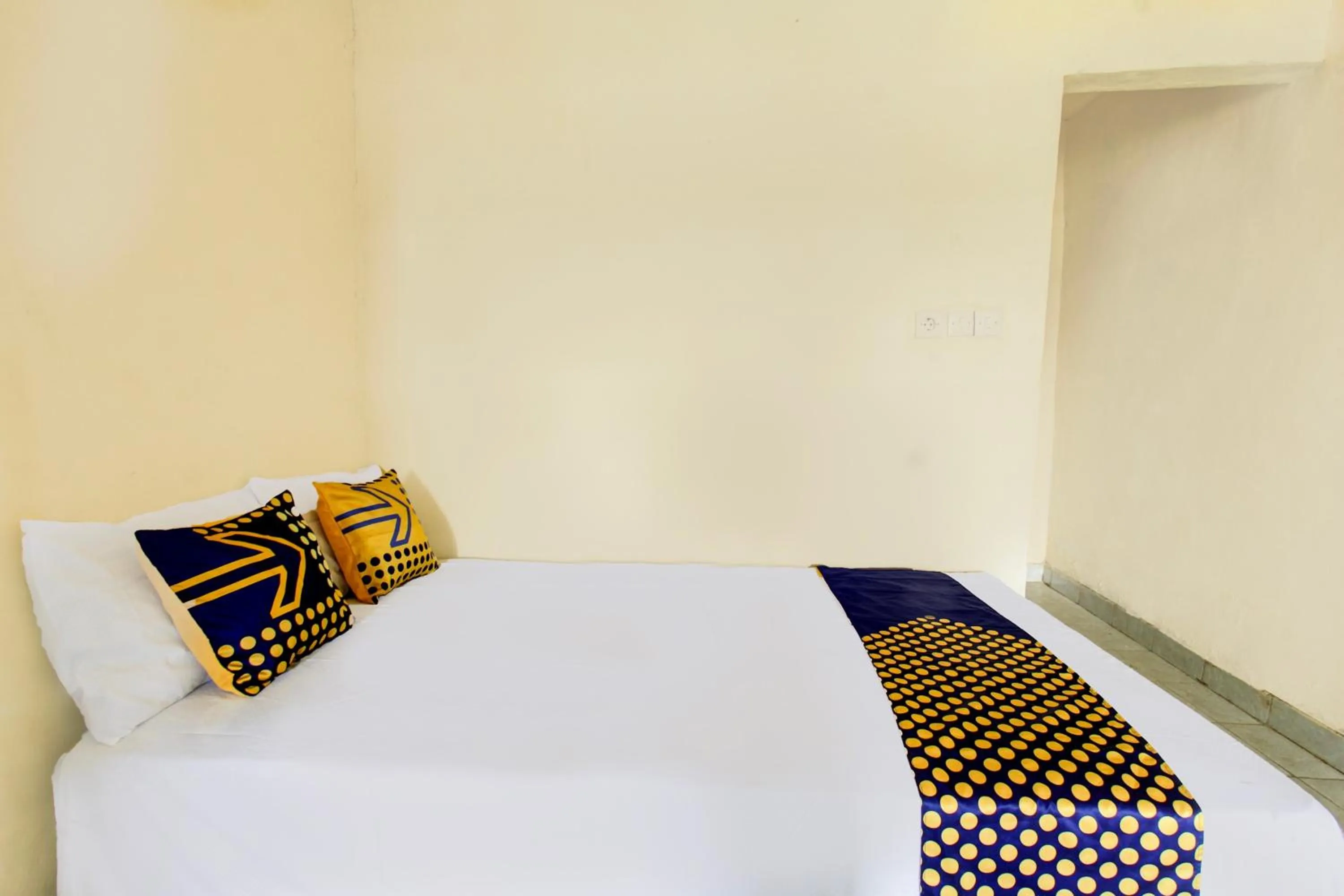 Bedroom, Bed in OYO Life 93256 Kos Meninting