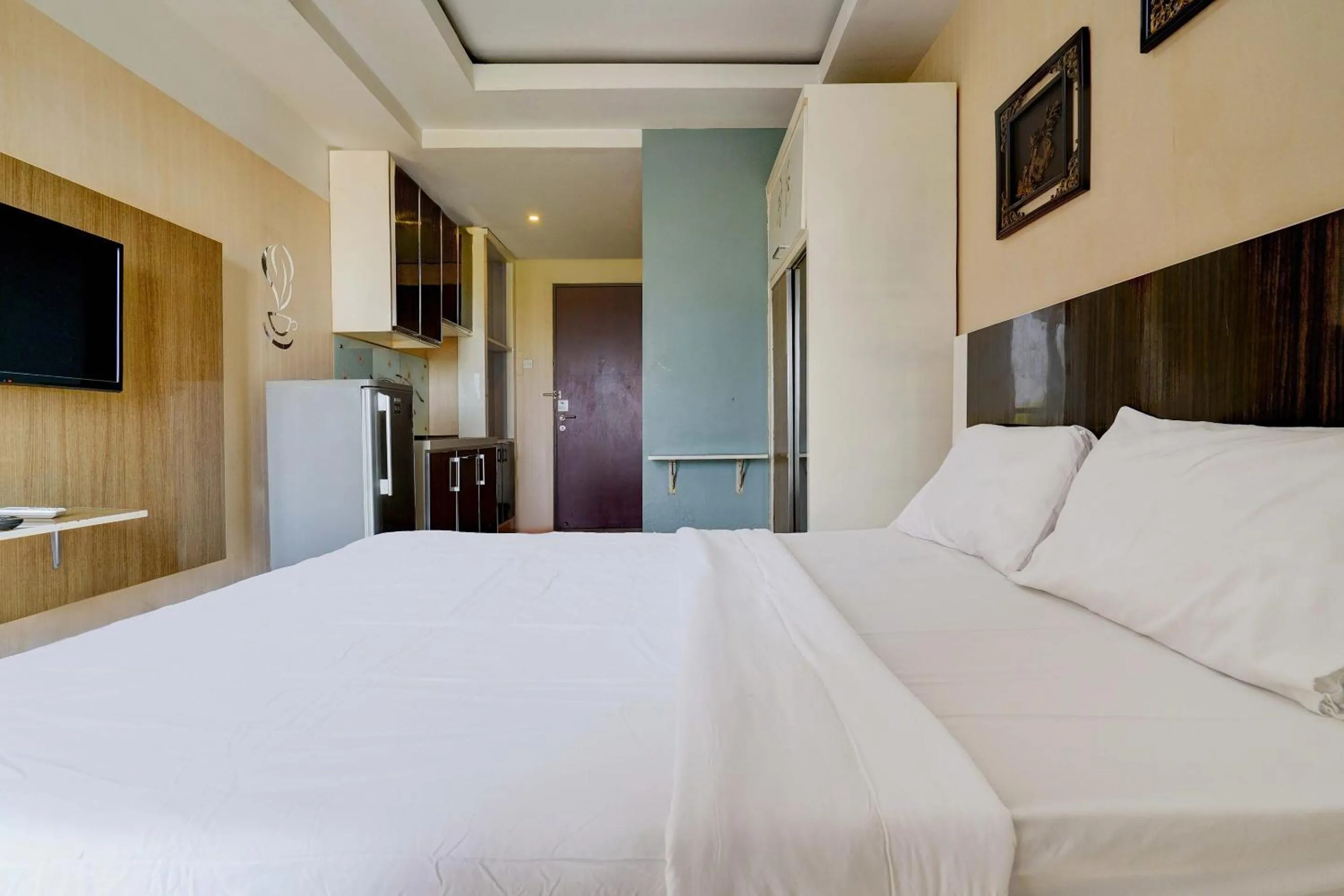 Bedroom, Bed in OYO Life 93310 Apartemen Tamansari Panoramic By Santuy 2