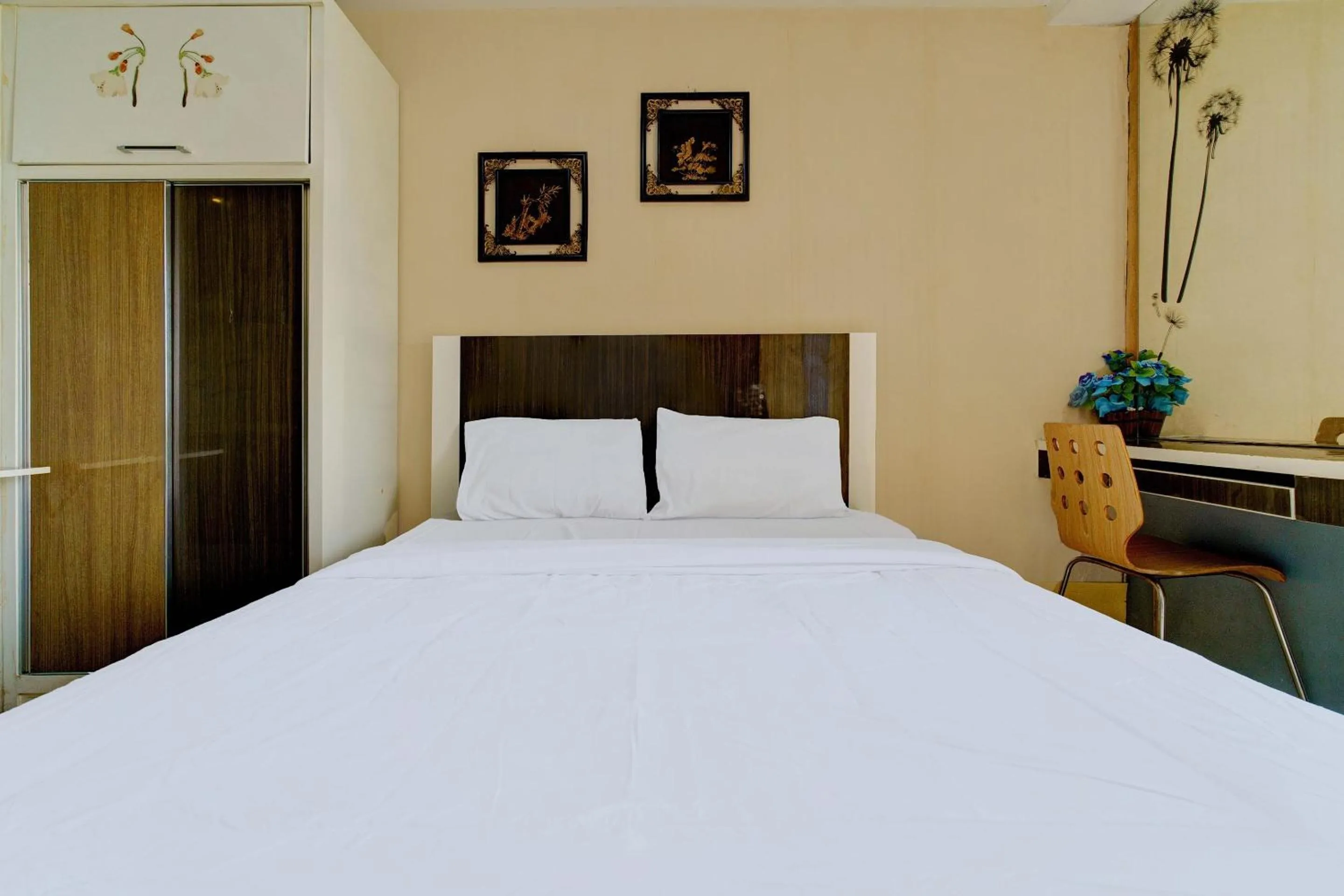 Bedroom, Bed in OYO Life 93310 Apartemen Tamansari Panoramic By Santuy 2