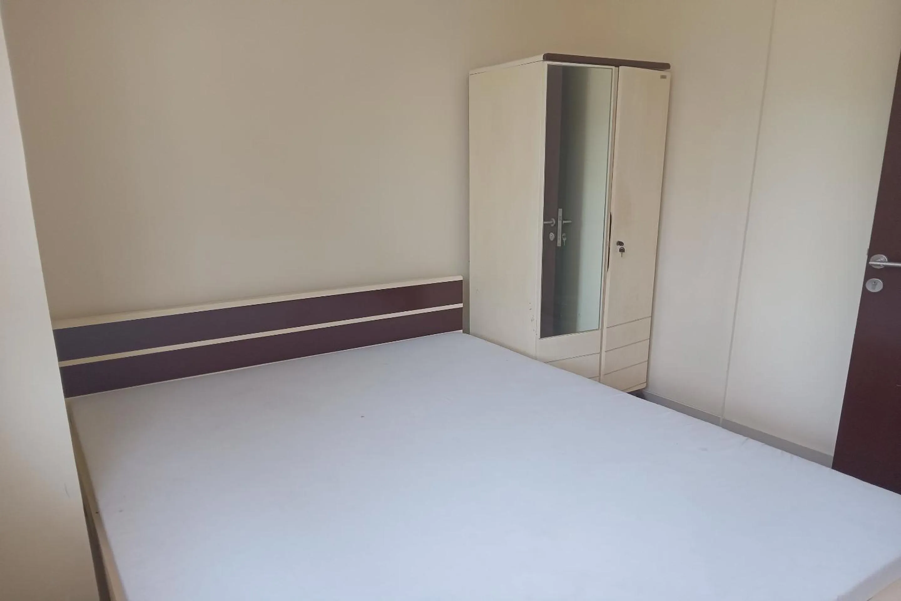 Bedroom, Bed in OYO Life 93399 Kos Batulayar