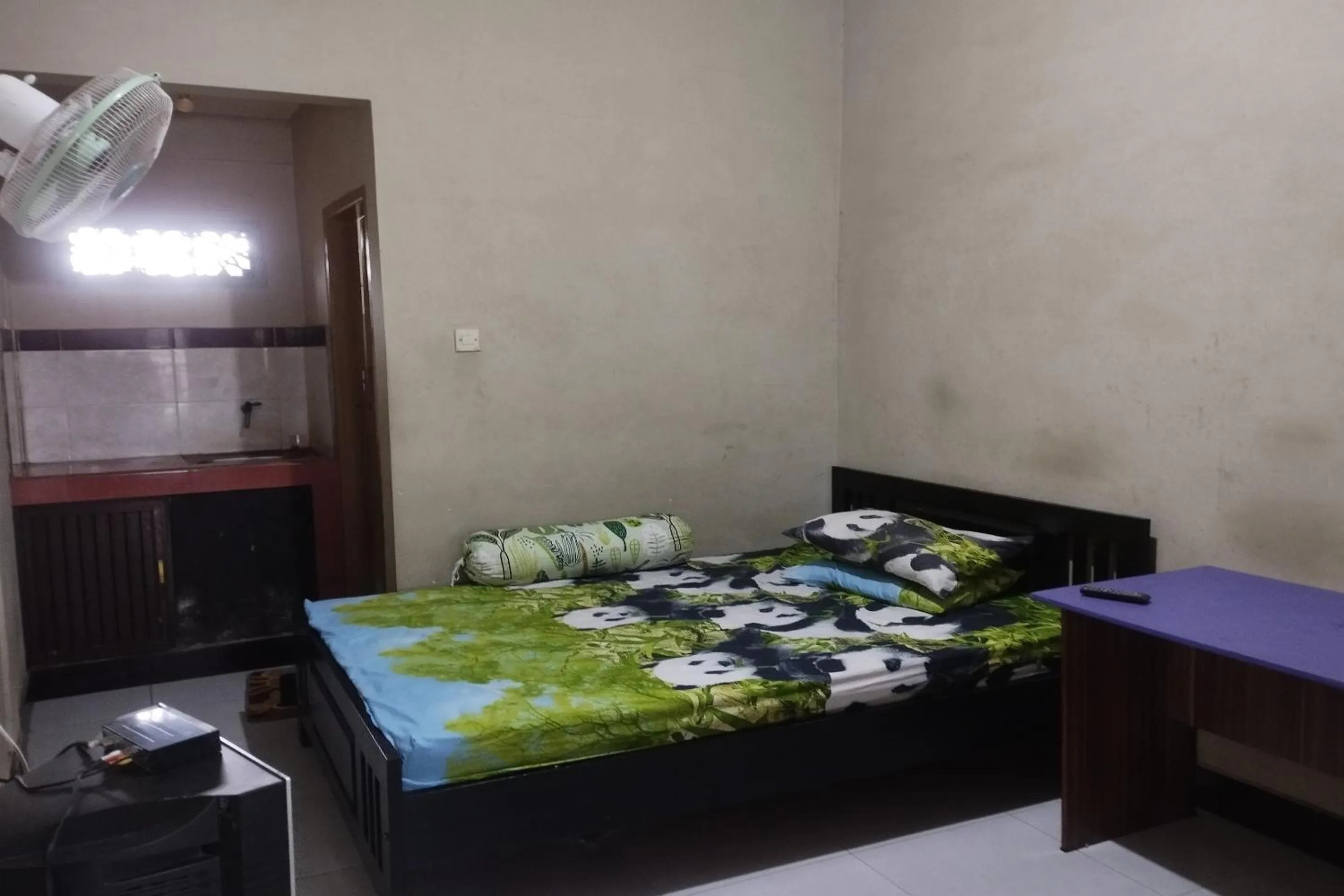 Bedroom, Bed in OYO Life 93403 Penginapan Adinda