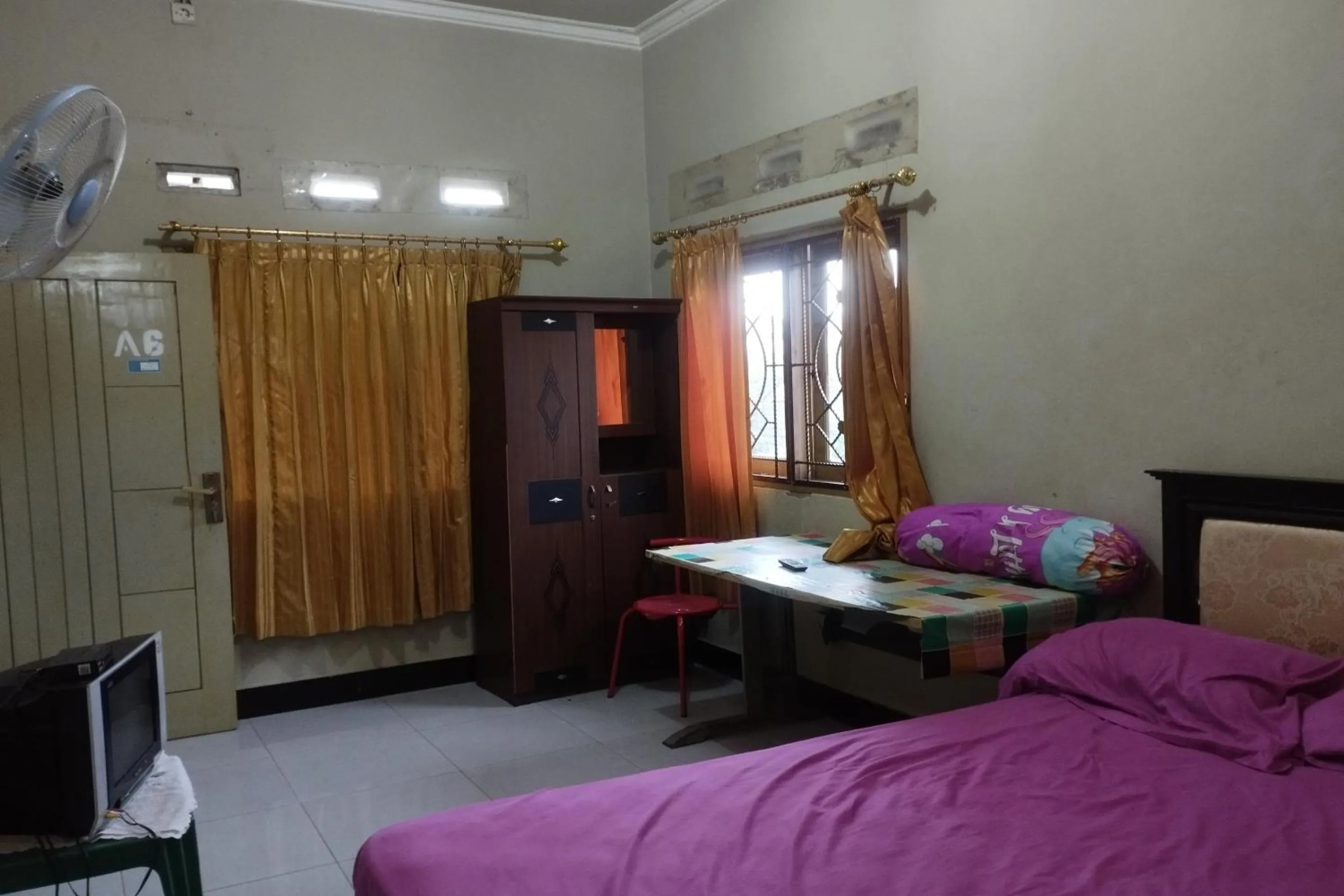 Bedroom, Bed in OYO Life 93403 Penginapan Adinda