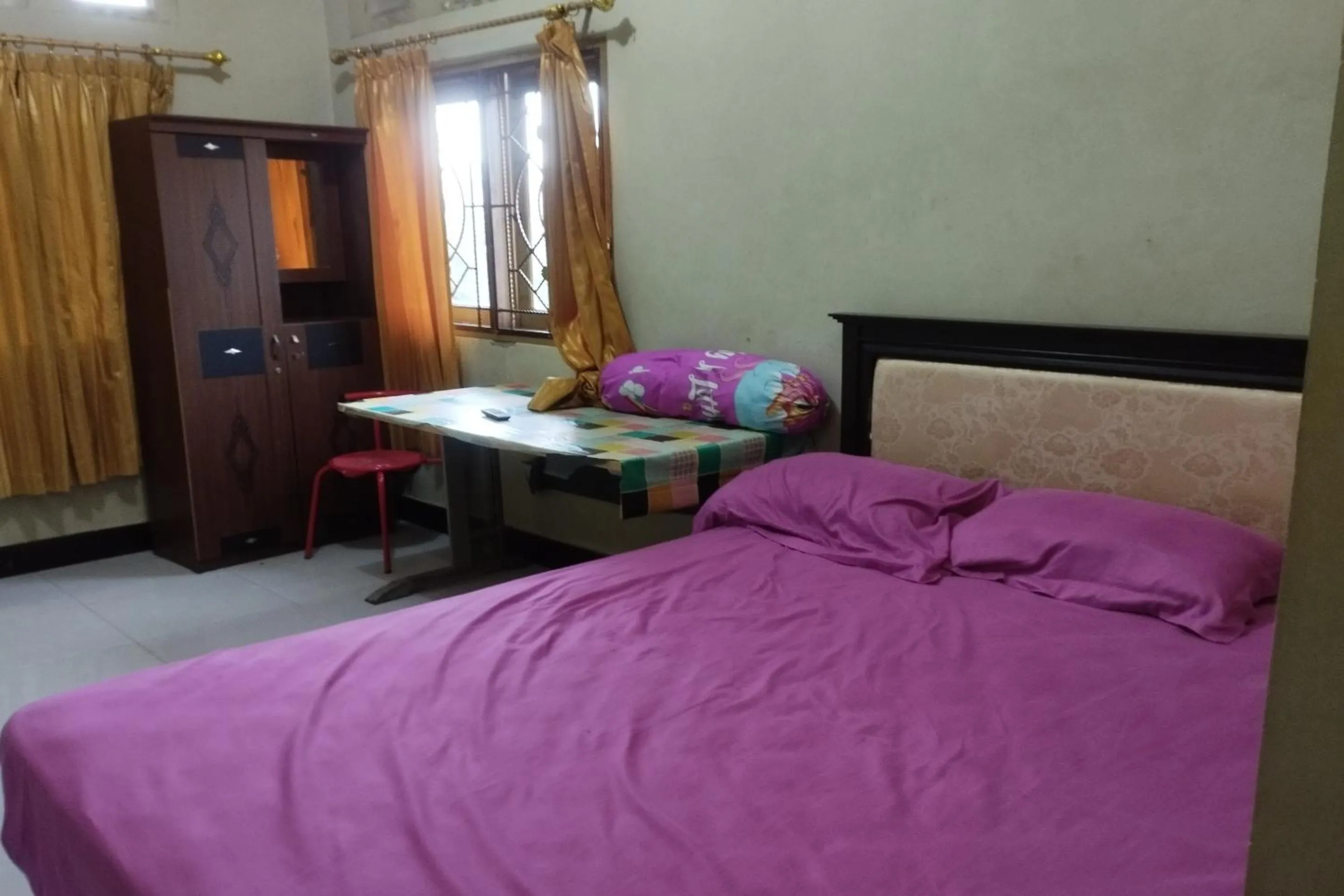 Bedroom, Bed in OYO Life 93403 Penginapan Adinda