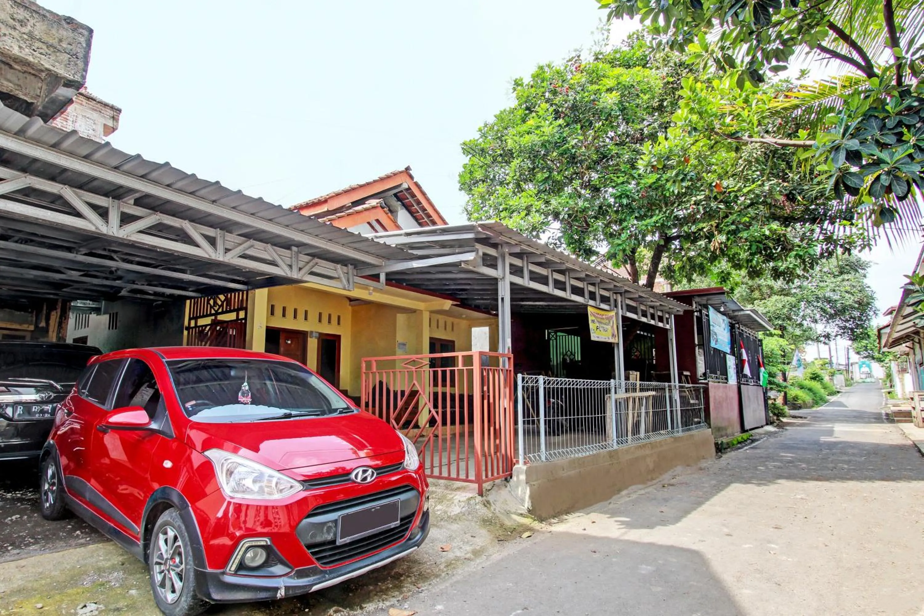 Facade/entrance in Hotel O Juan Kostel