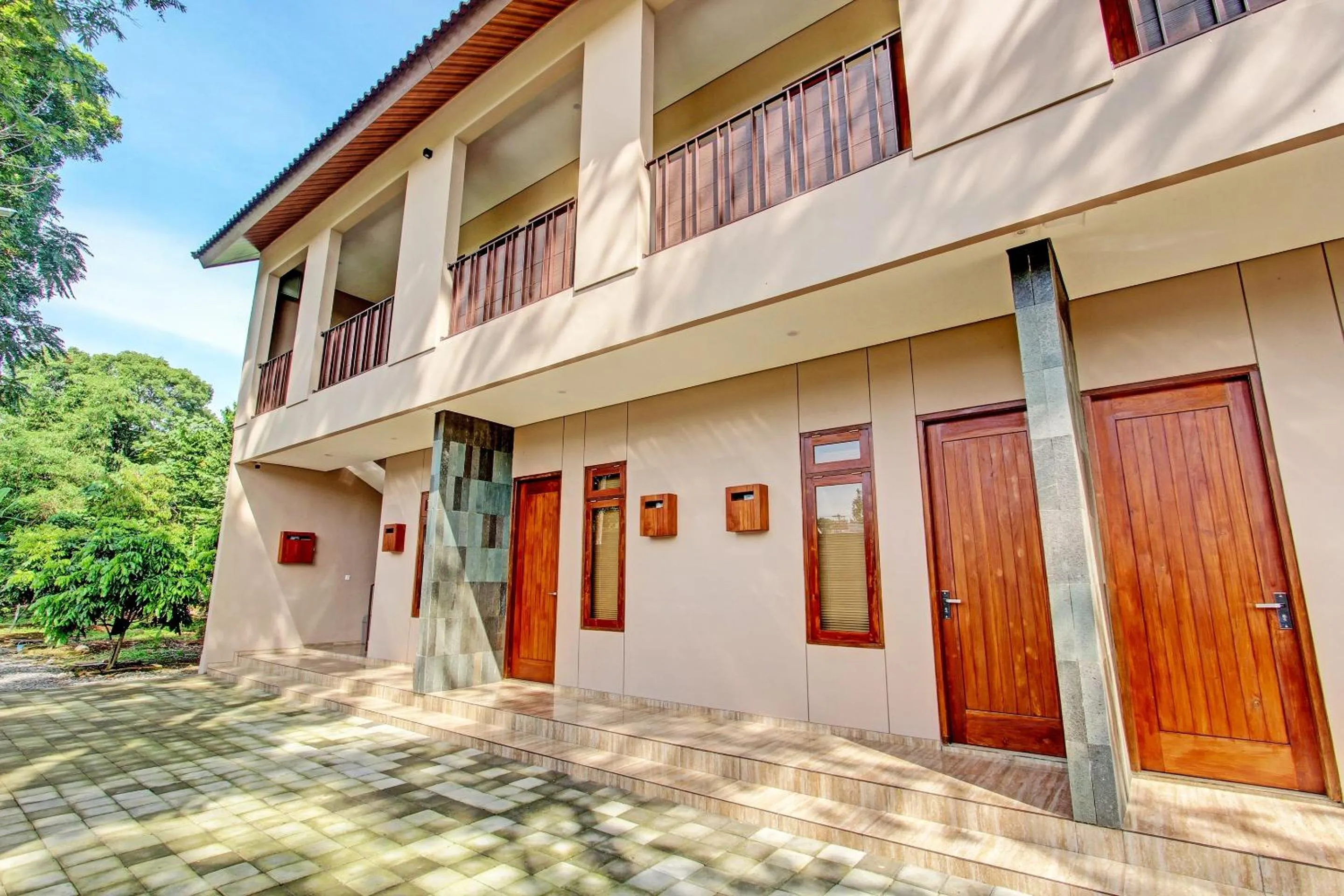 Facade/entrance in OYO Life 93497 Griya Kost Rr