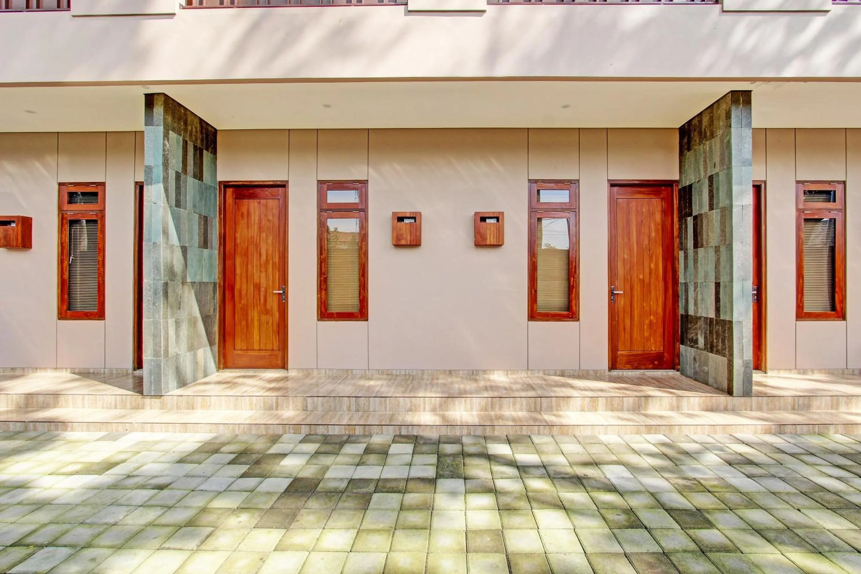 Facade/entrance in OYO Life 93497 Griya Kost Rr