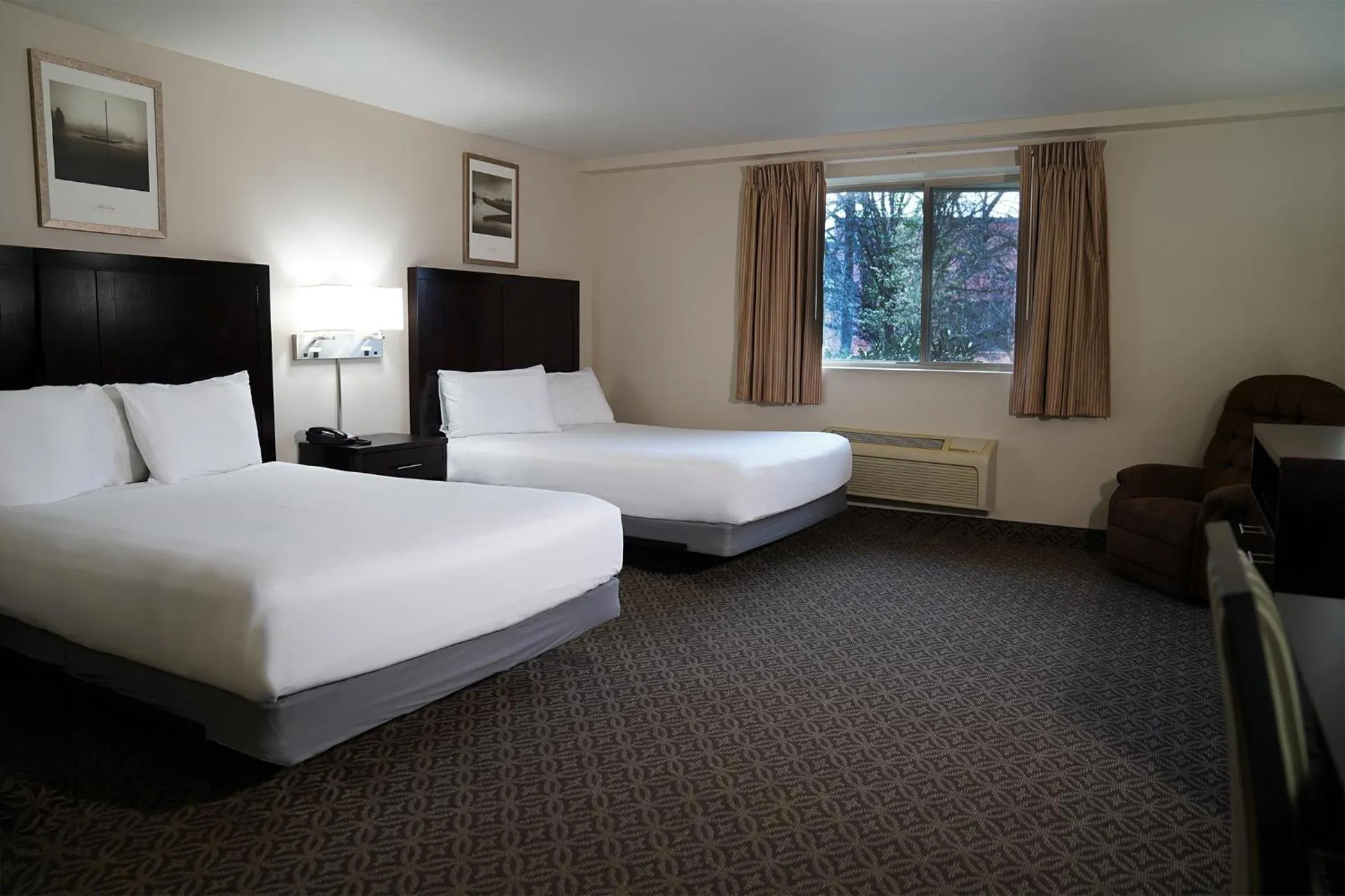 Bed in The Madison Inn