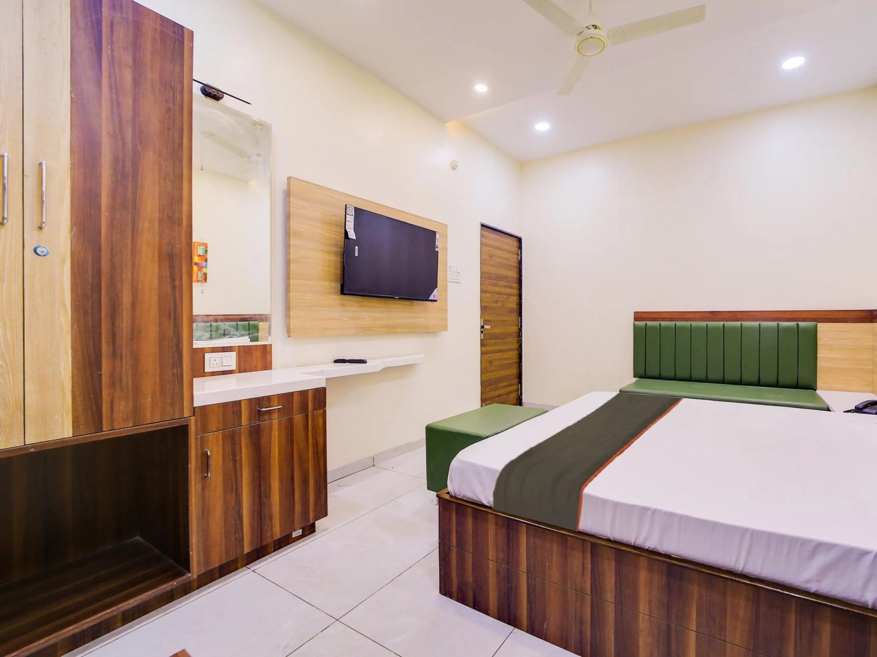 Bedroom, Bed in Hotel O Shyam Paradise