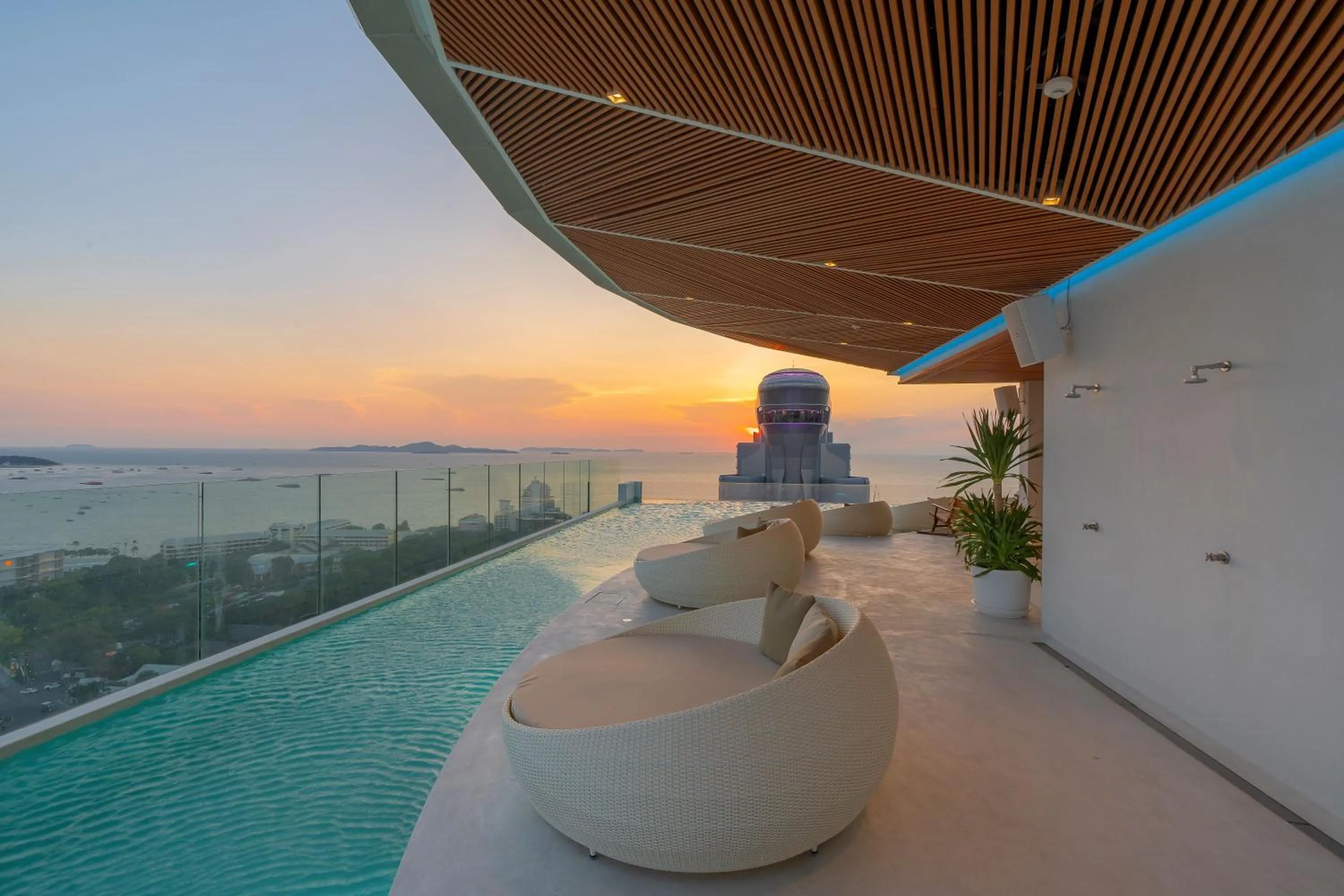 Swimming pool in Akara Hotel Pattaya