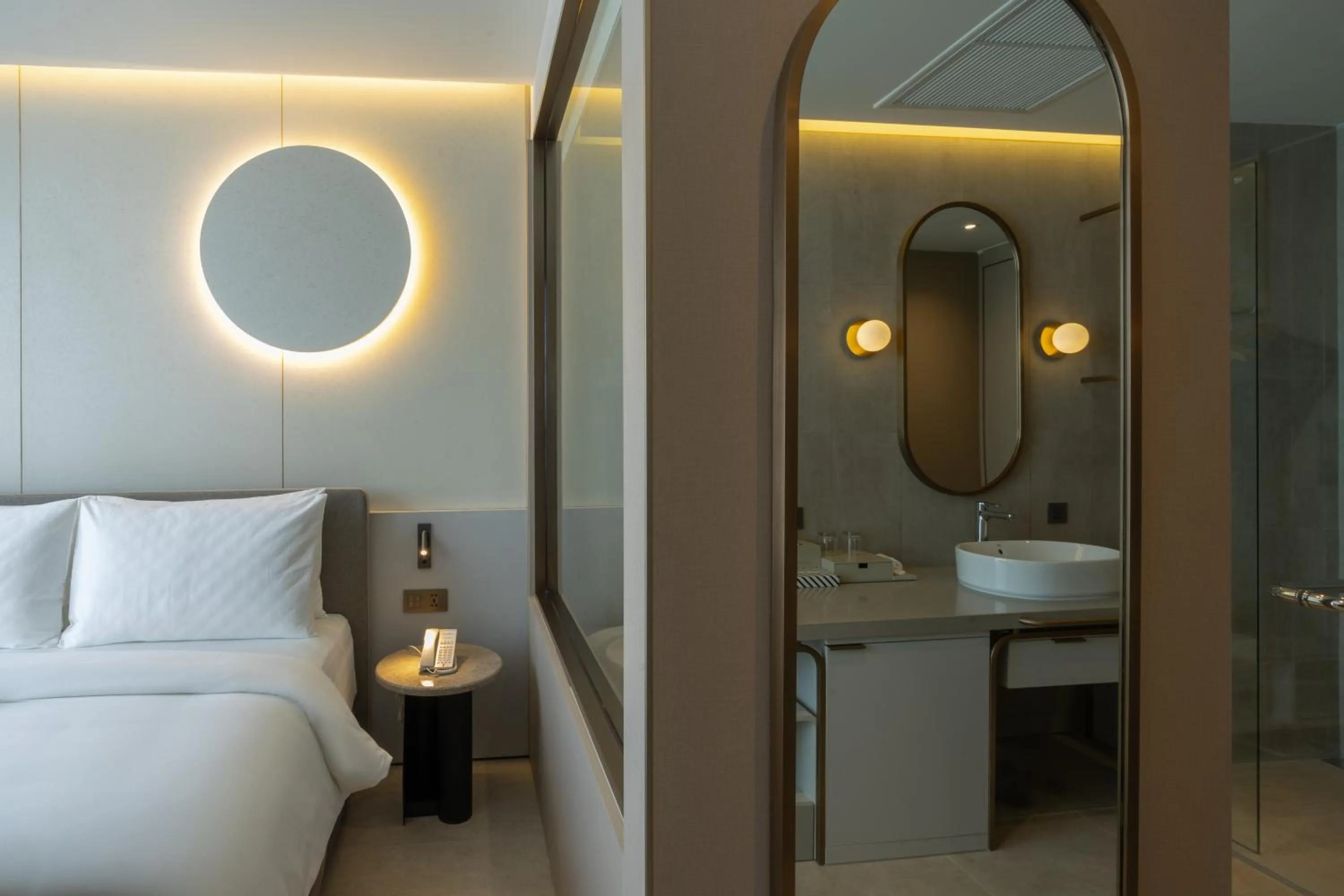 Bedroom, Bed in Akara Hotel Pattaya