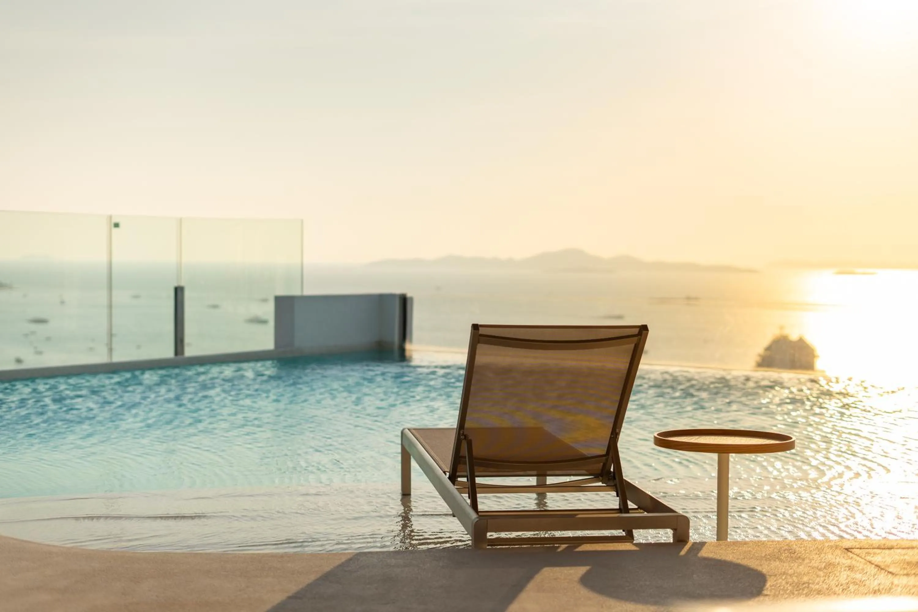 Swimming pool in Akara Hotel Pattaya