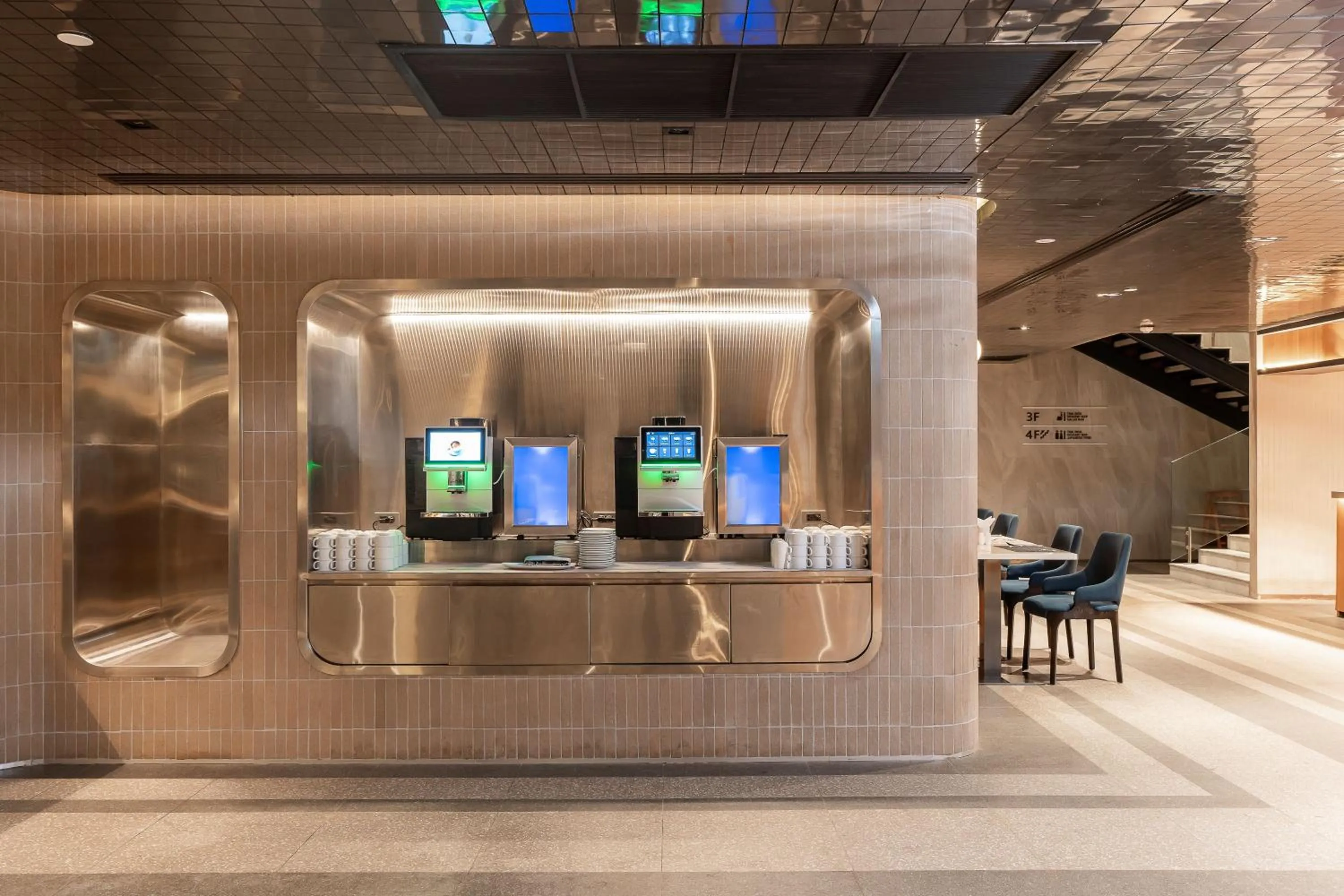 Restaurant/places to eat in Akara Hotel Pattaya