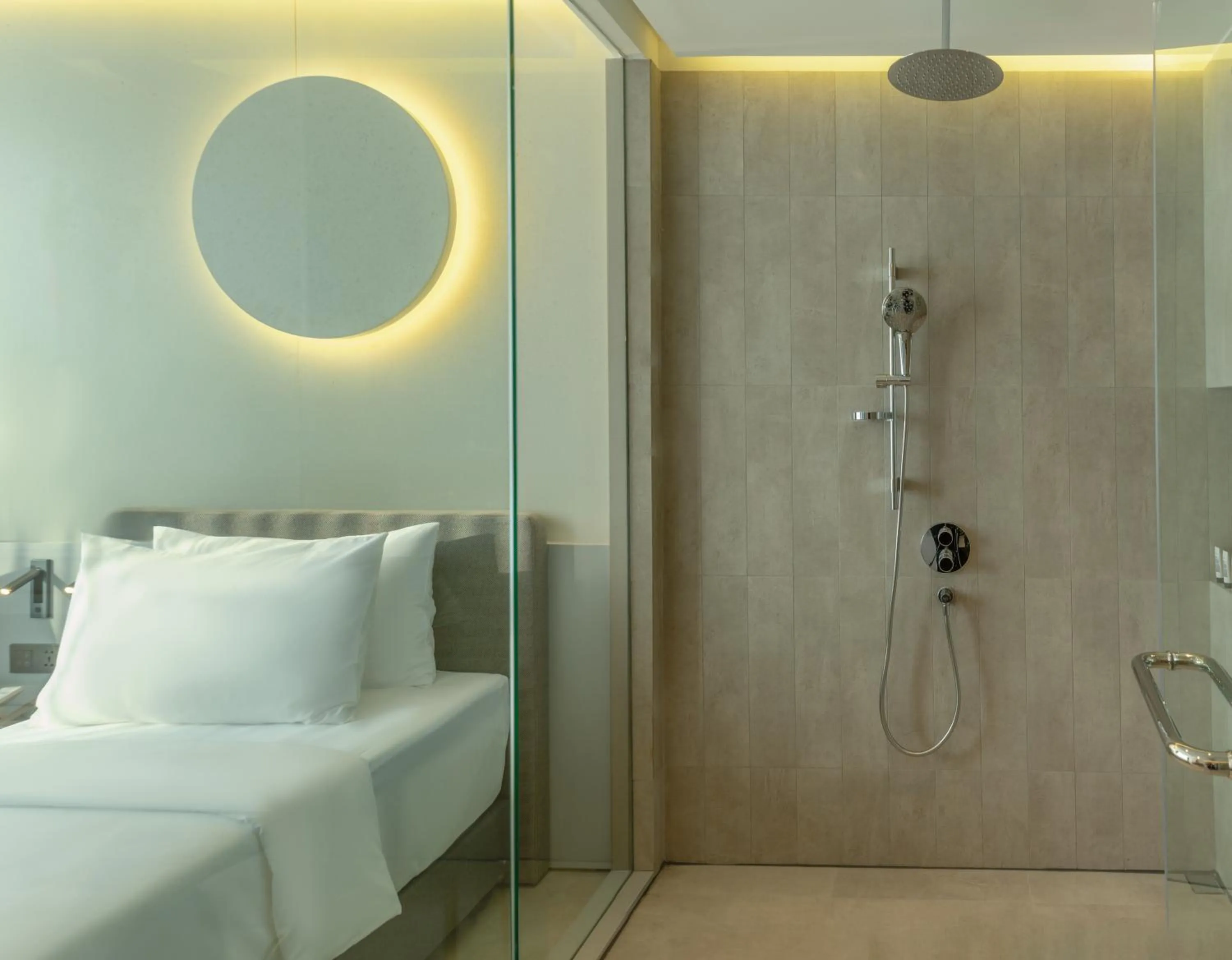 Bathroom, Bed in Akara Hotel Pattaya