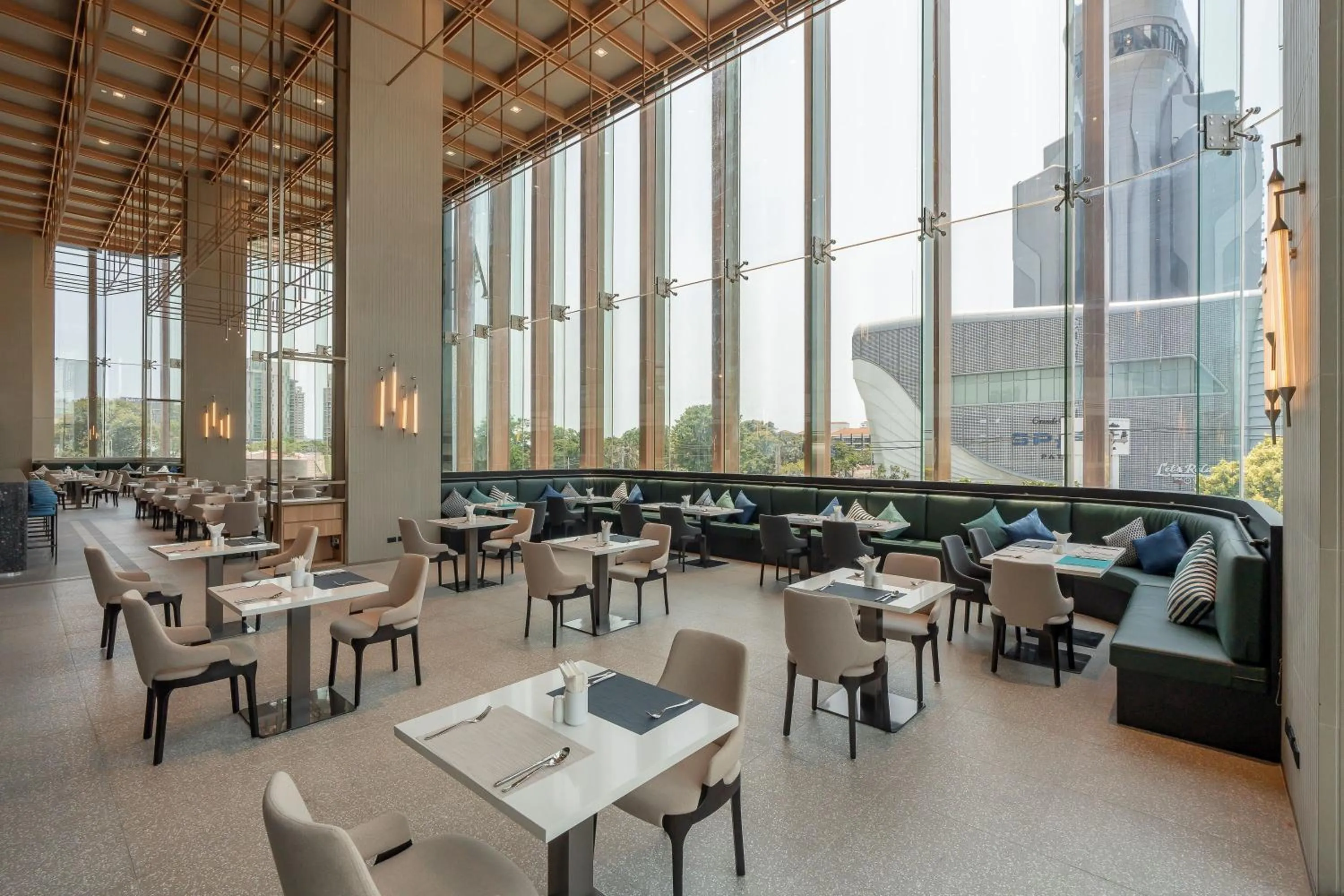 Restaurant/places to eat in Akara Hotel Pattaya