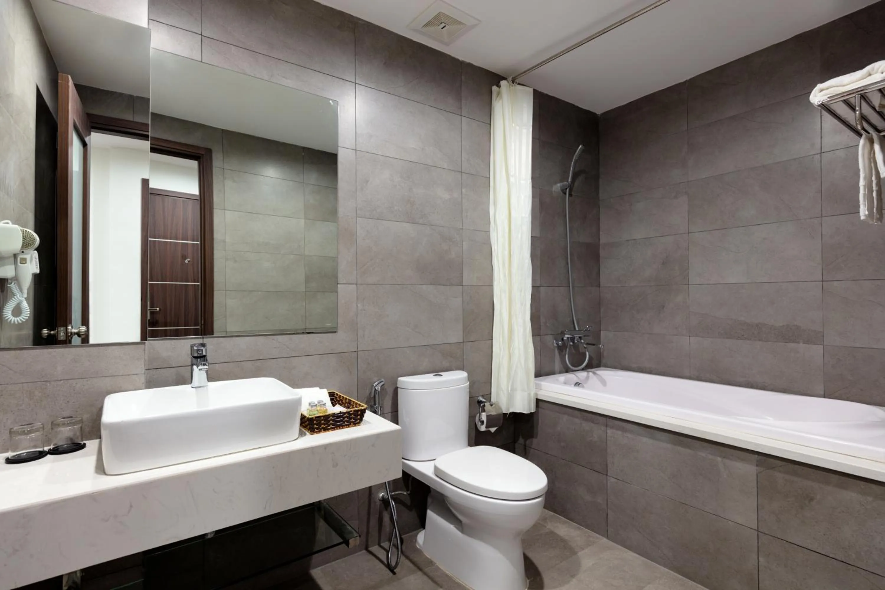 La Batisse Inn Hotel Hanoi