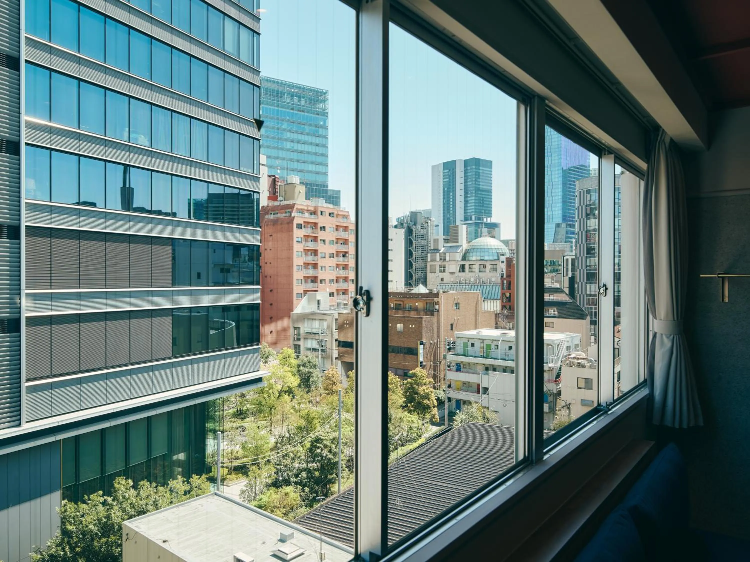 Day in illi Mani Shibuya