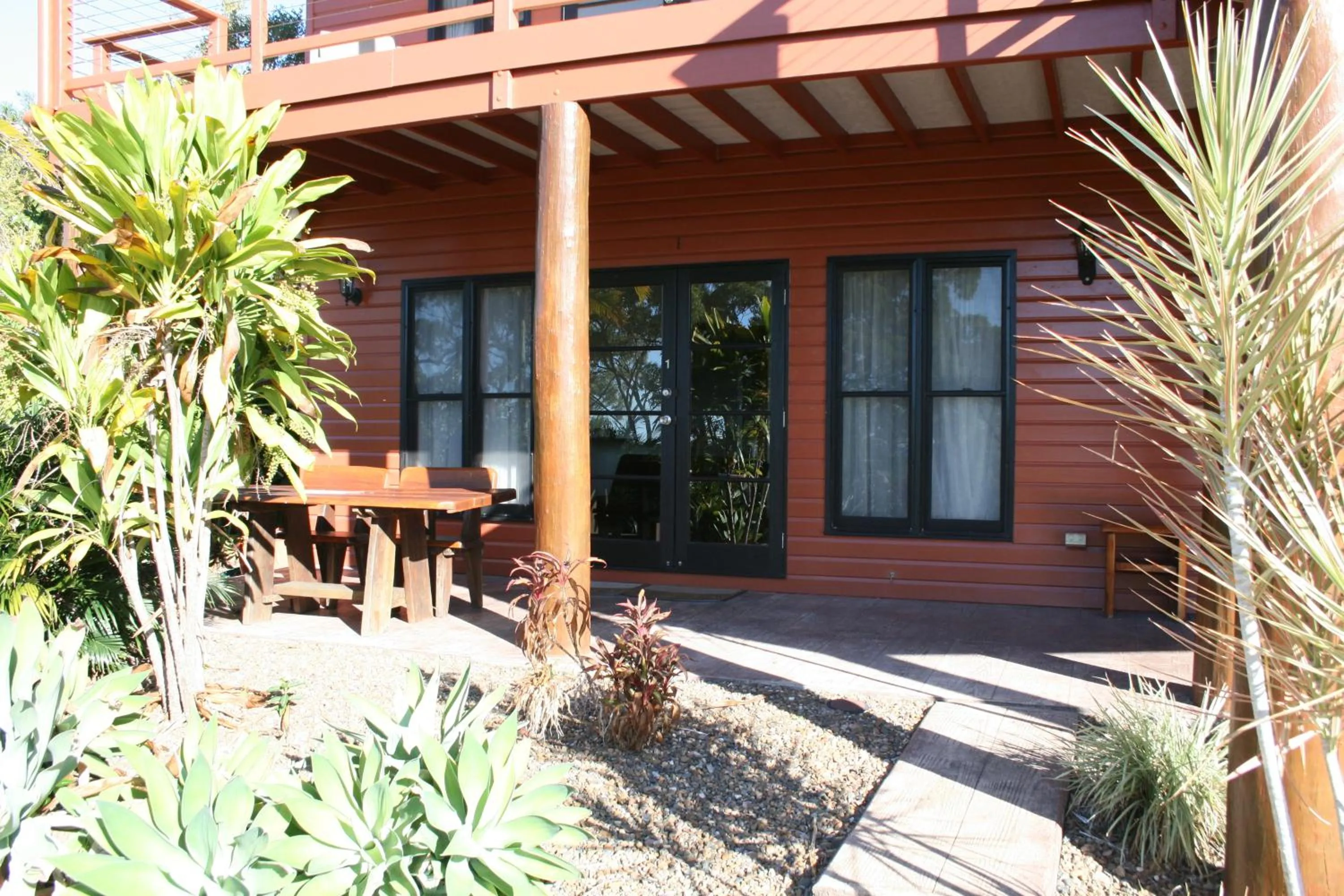 Patio in Escape 1770 Motel - No Kids - NO SMOKING - No Partying