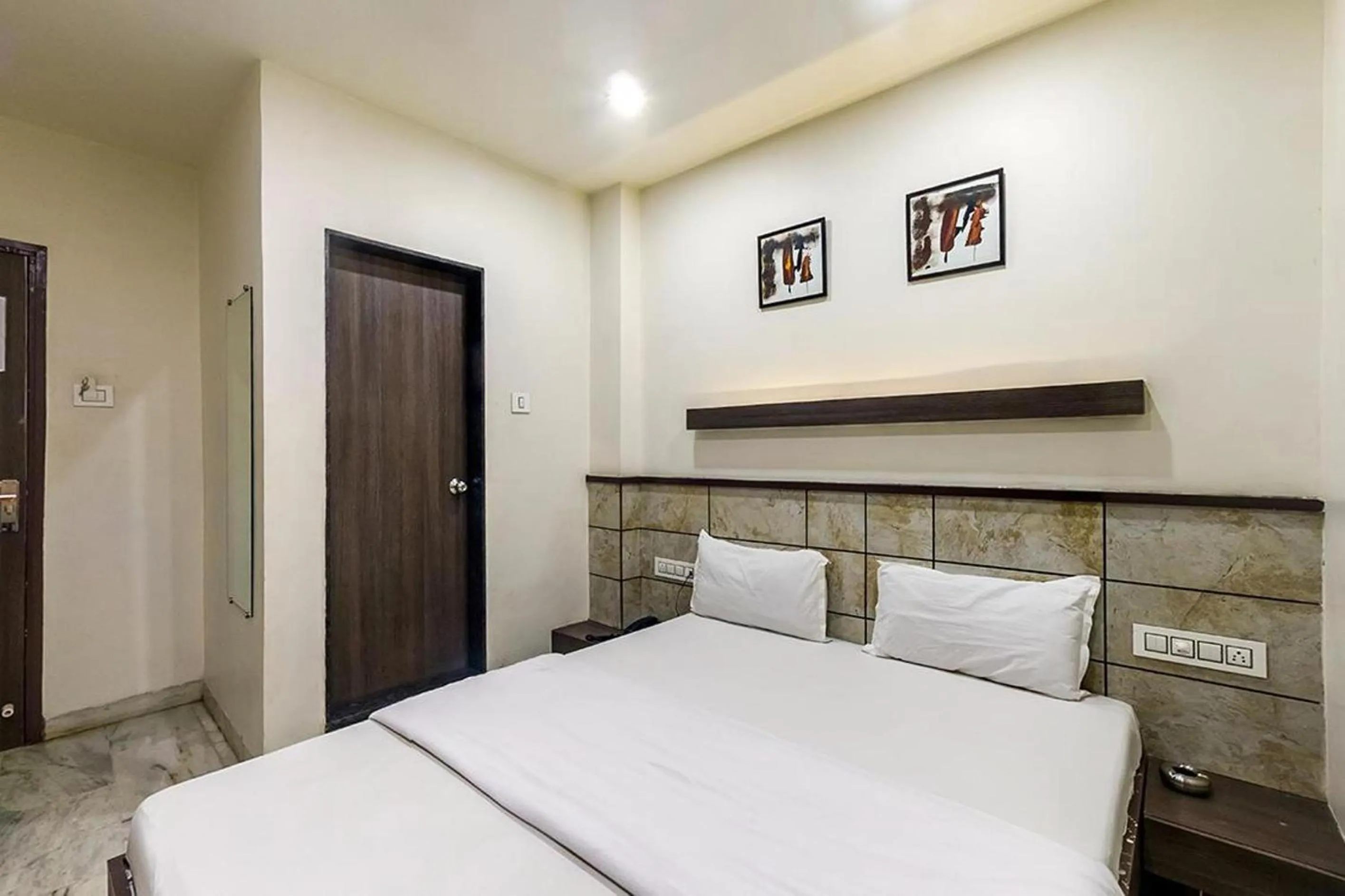 Bedroom, Bed in Hotel City Inn