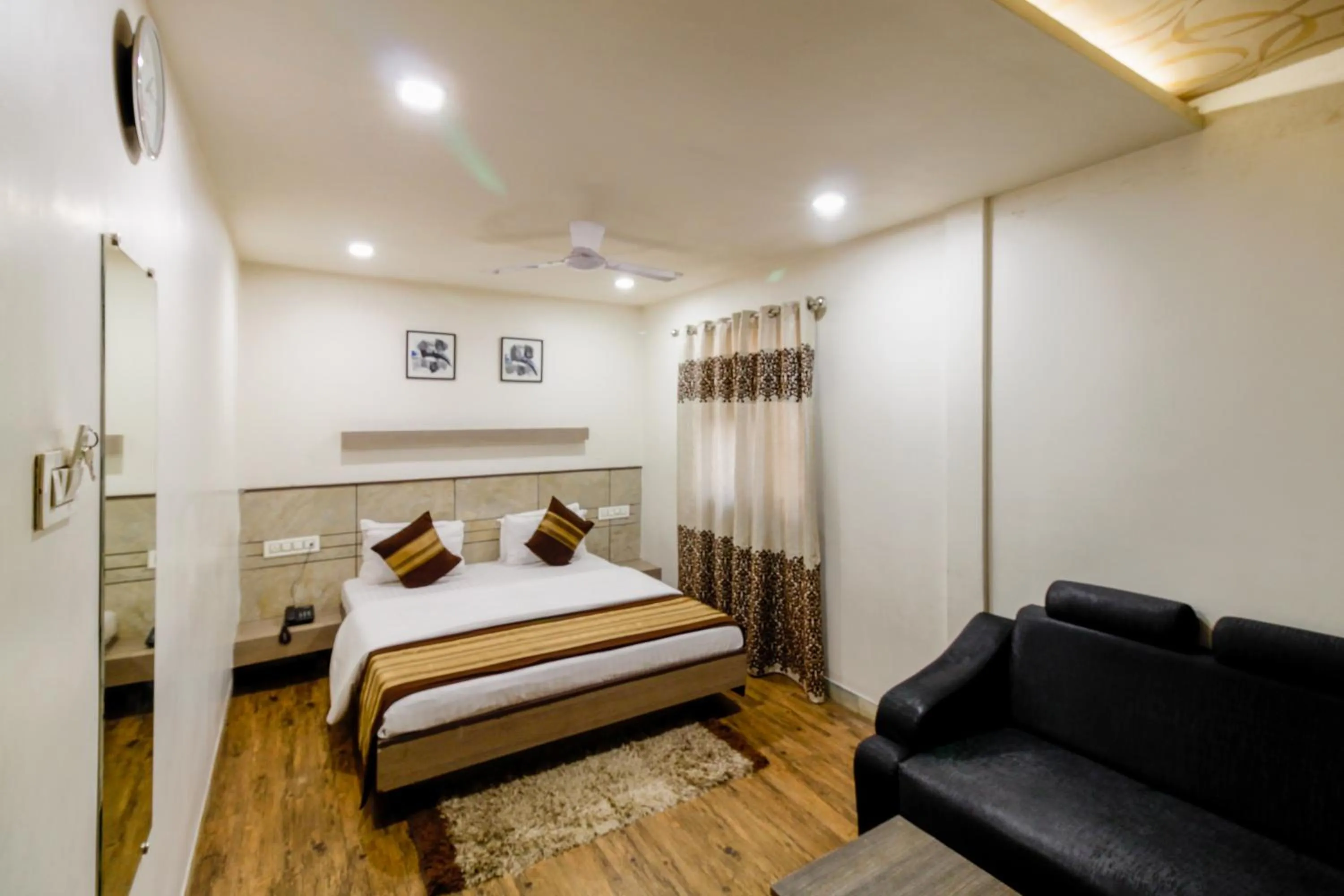 Photo of the whole room, Bed in Hotel City Inn