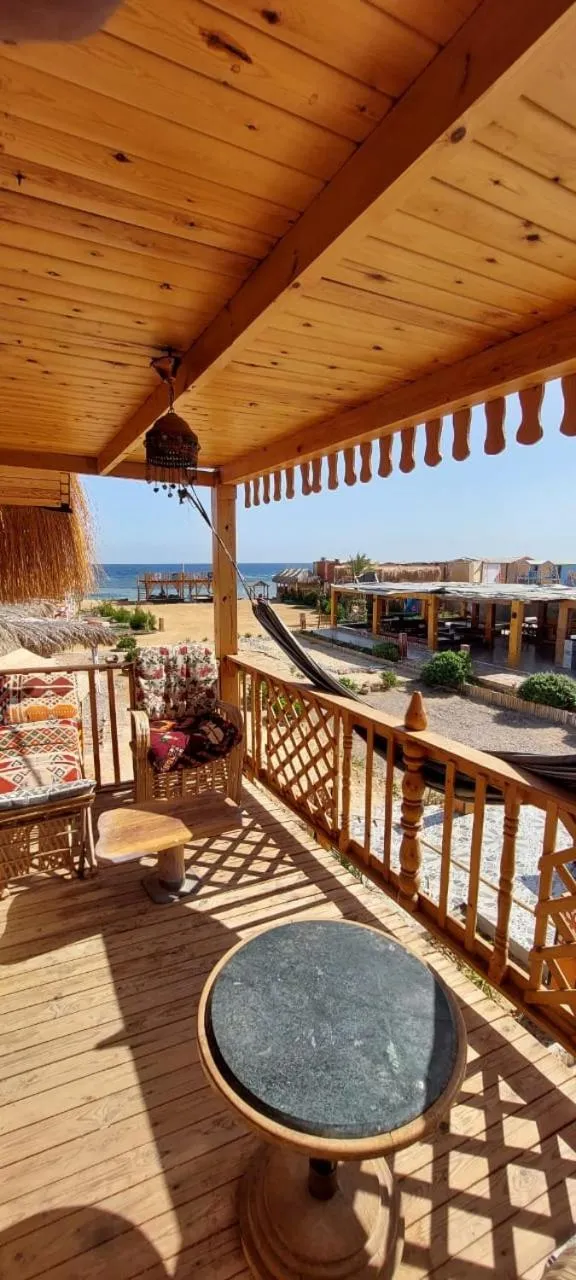 Green Beach Camp & Hotel