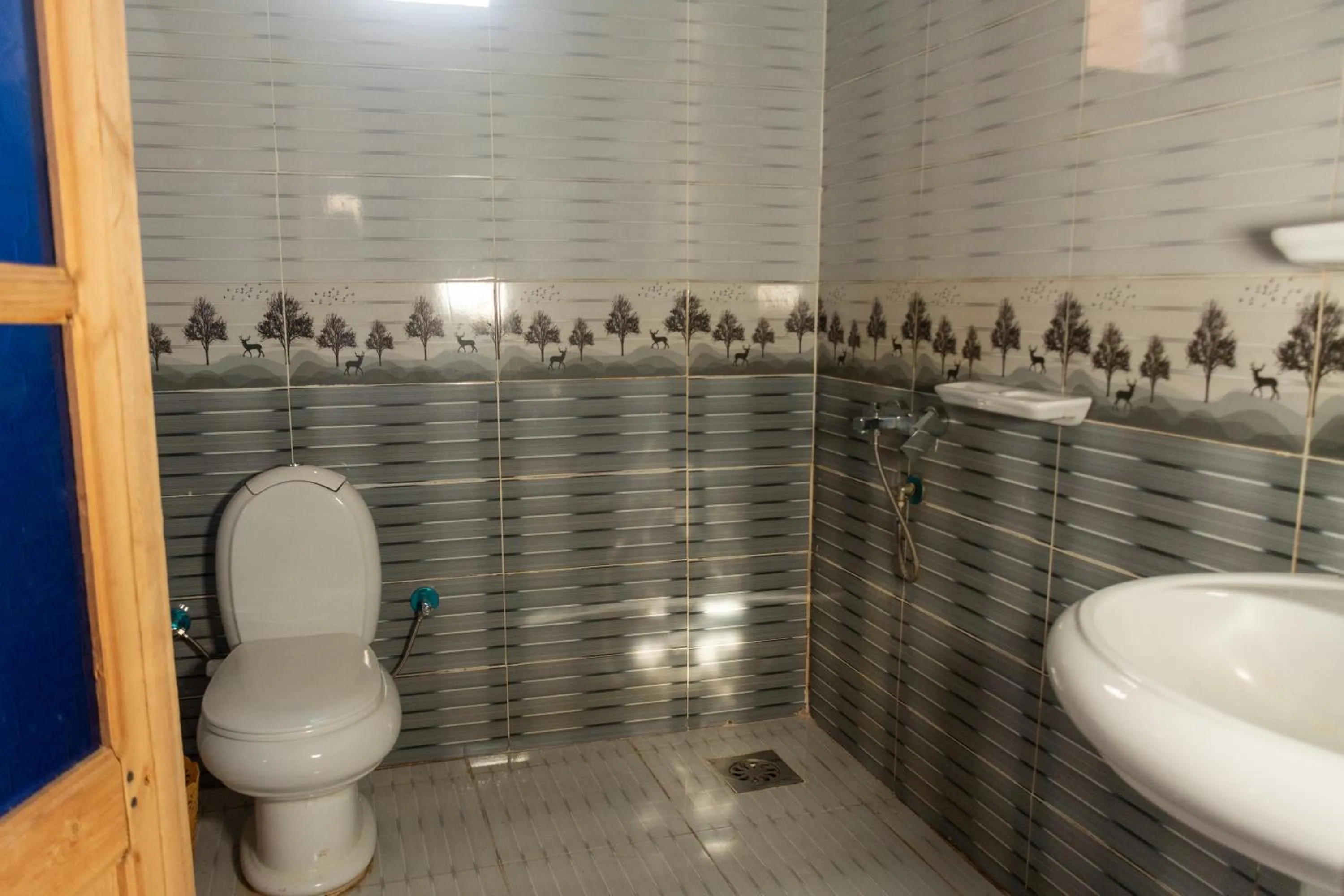 Green Beach Camp & Hotel