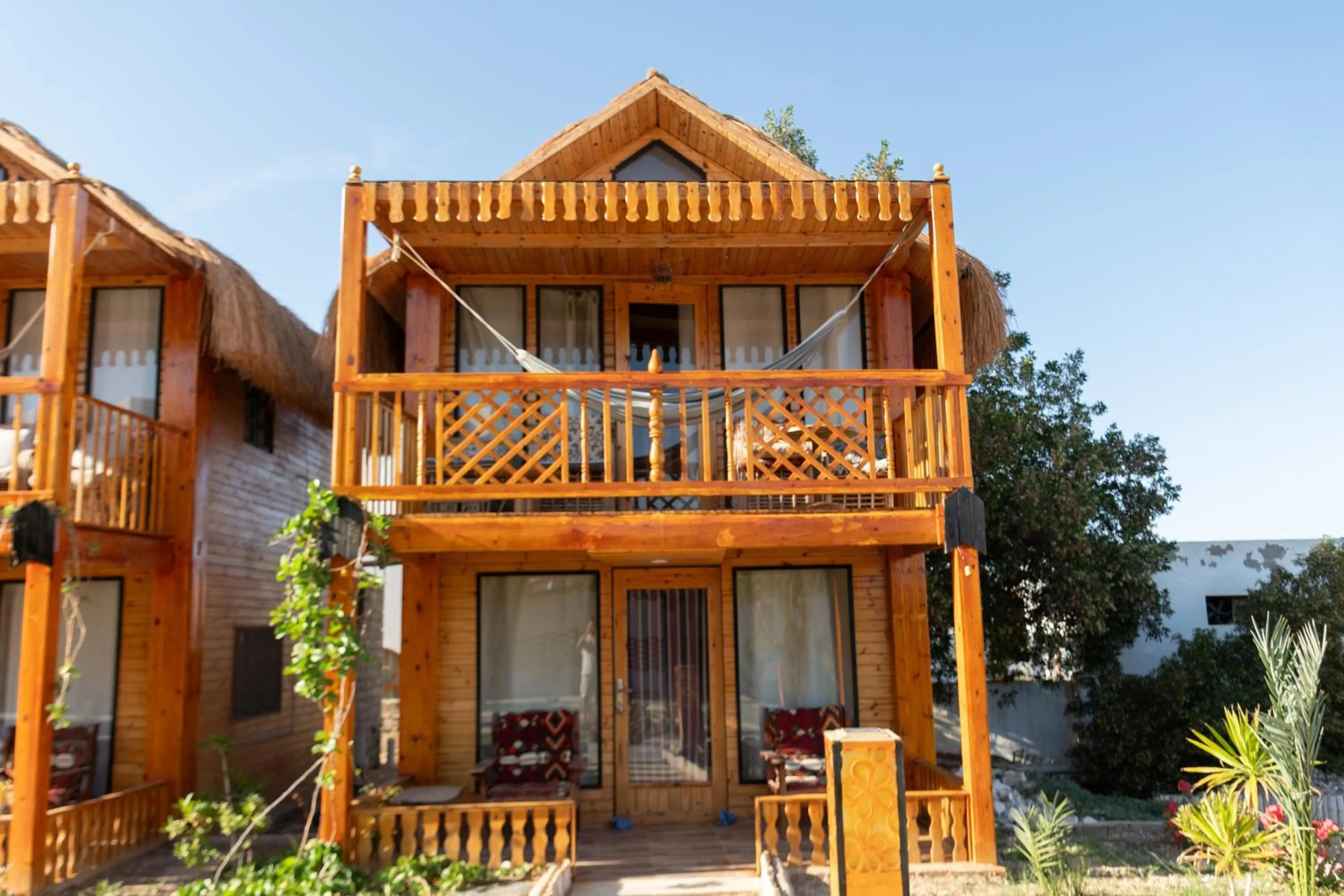 Green Beach Camp & Hotel