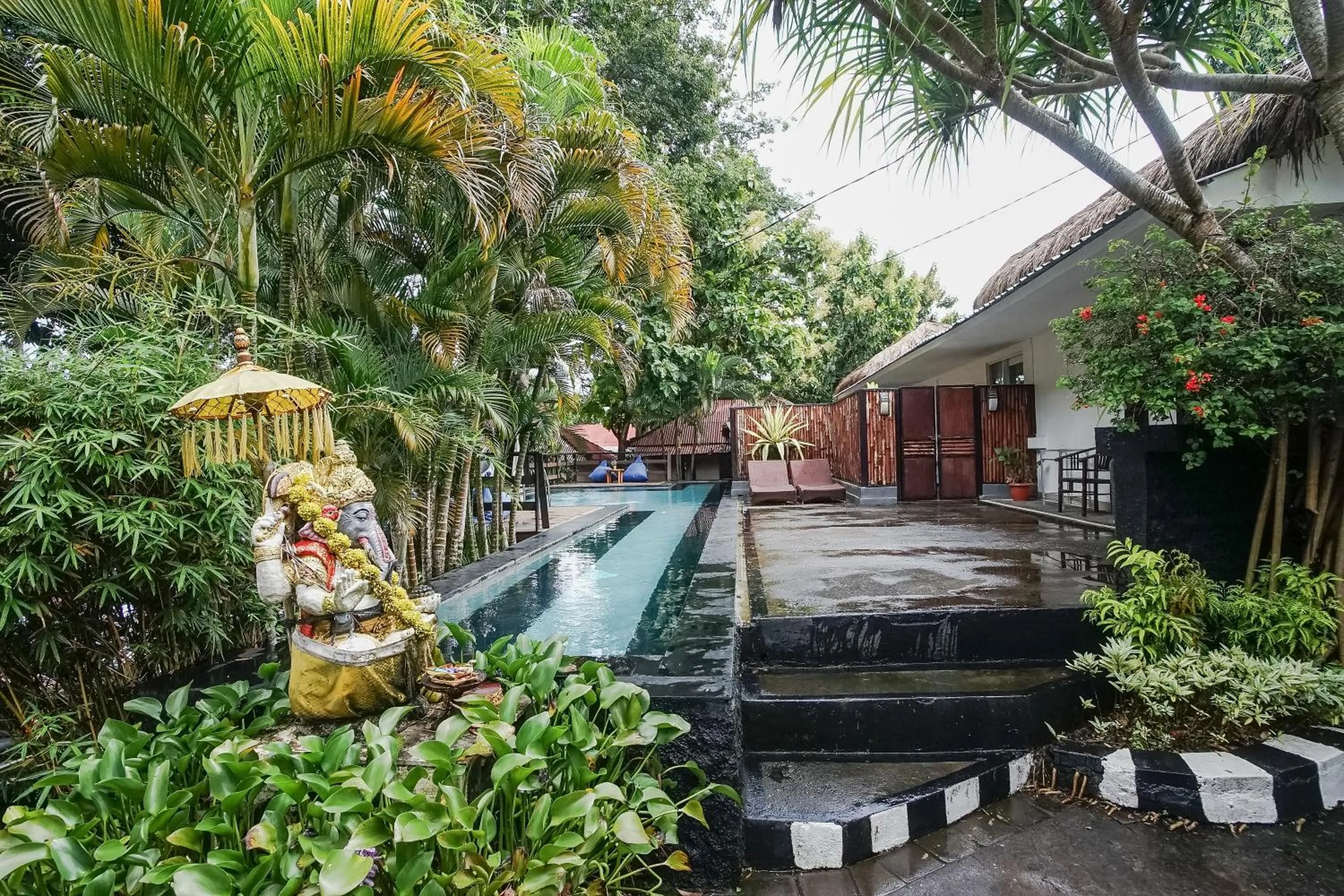 Swimming pool in Kampung 168