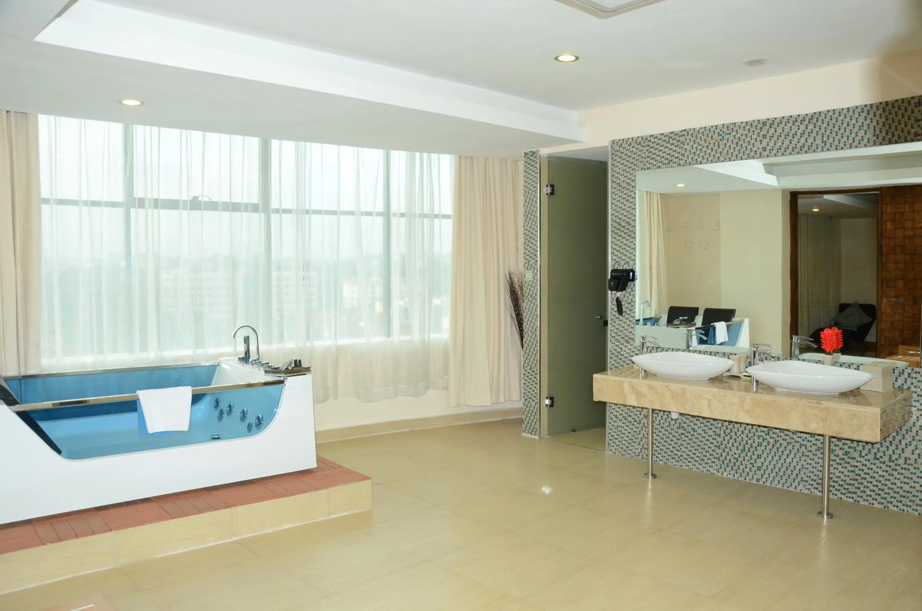 Bathroom, Bed in PrideInn Azure Hotel Nairobi Westlands